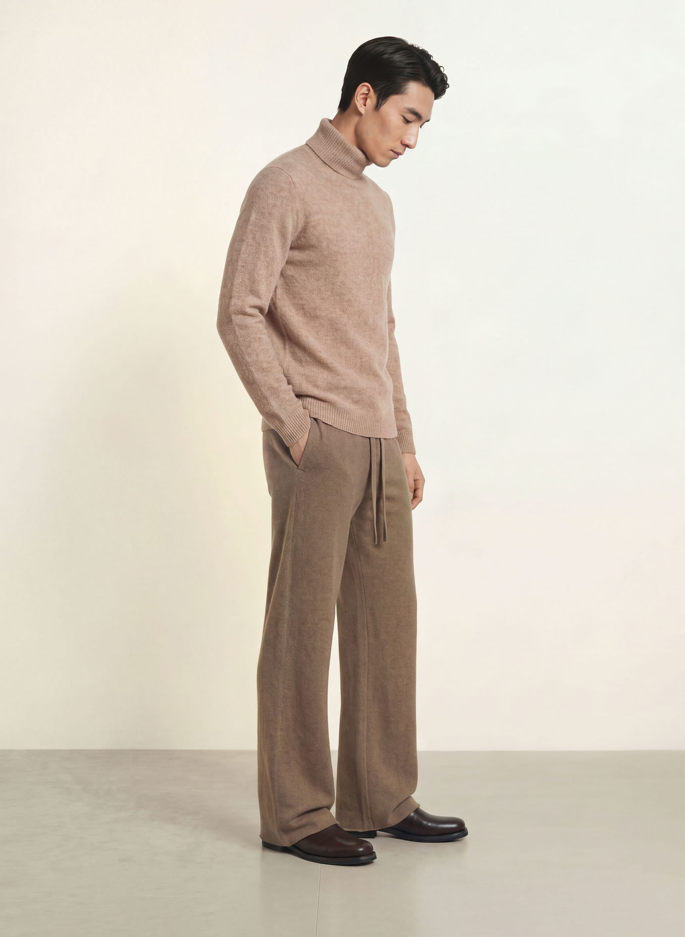 roberto collina Turtleneck sweater with cashmere: TAUPE