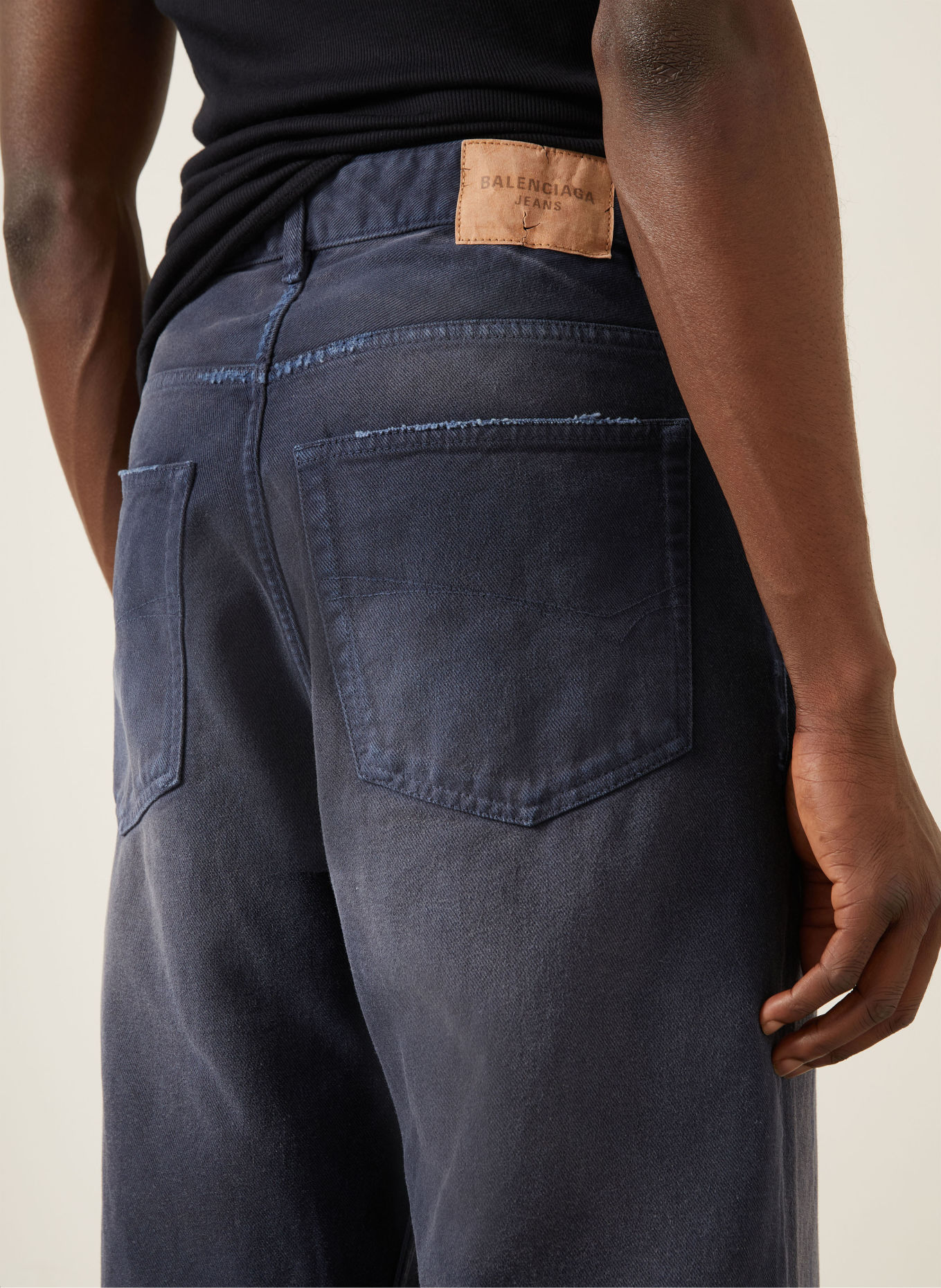 BALENCIAGA Jeans Regular Fit: 8074 NAVY/DIRTY DARK BLUE