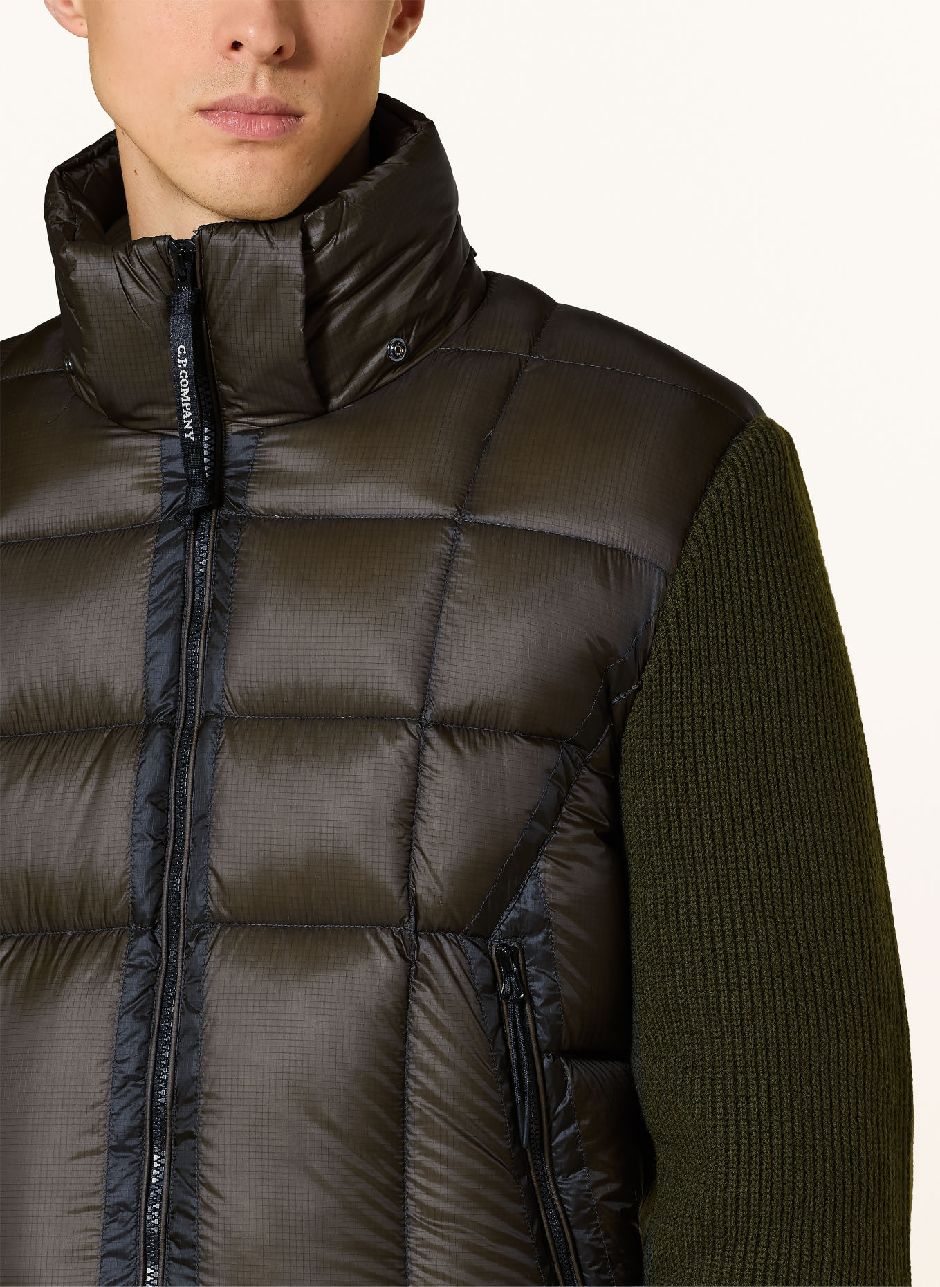 C.P. COMPANY Jachetă din puf cu amestec de materiale, inclusiv lână merino: OLIV