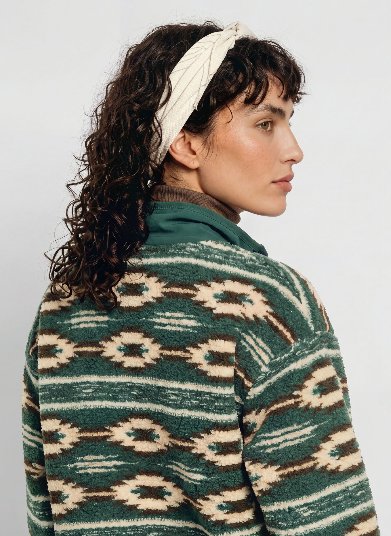 me°ru' MAICAO Fleece Half-zip Sweater: DARK GREEN / DARK BROWN / WHITE