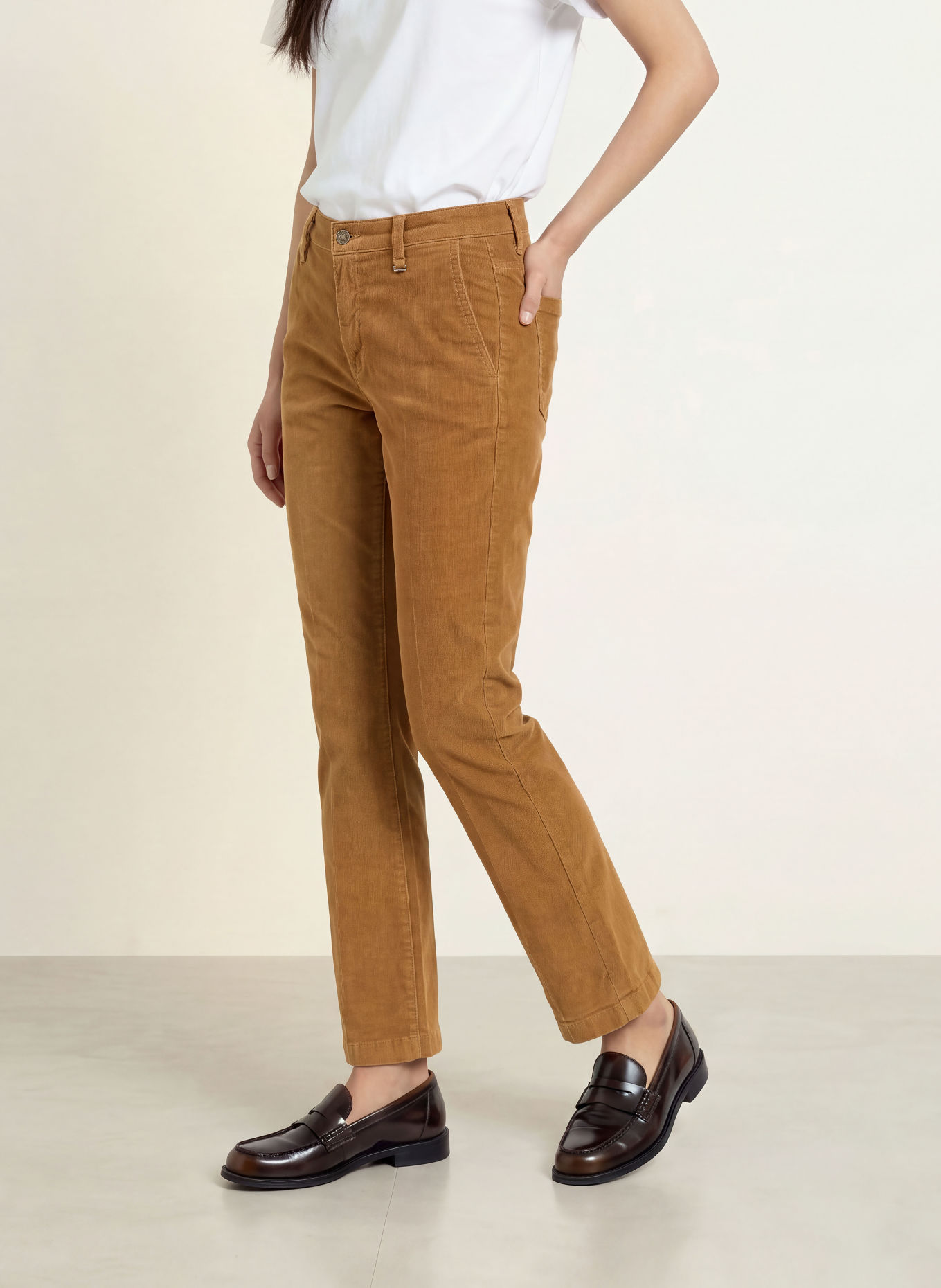 MAC 7/8-Chino aus Cord: BRAUN
