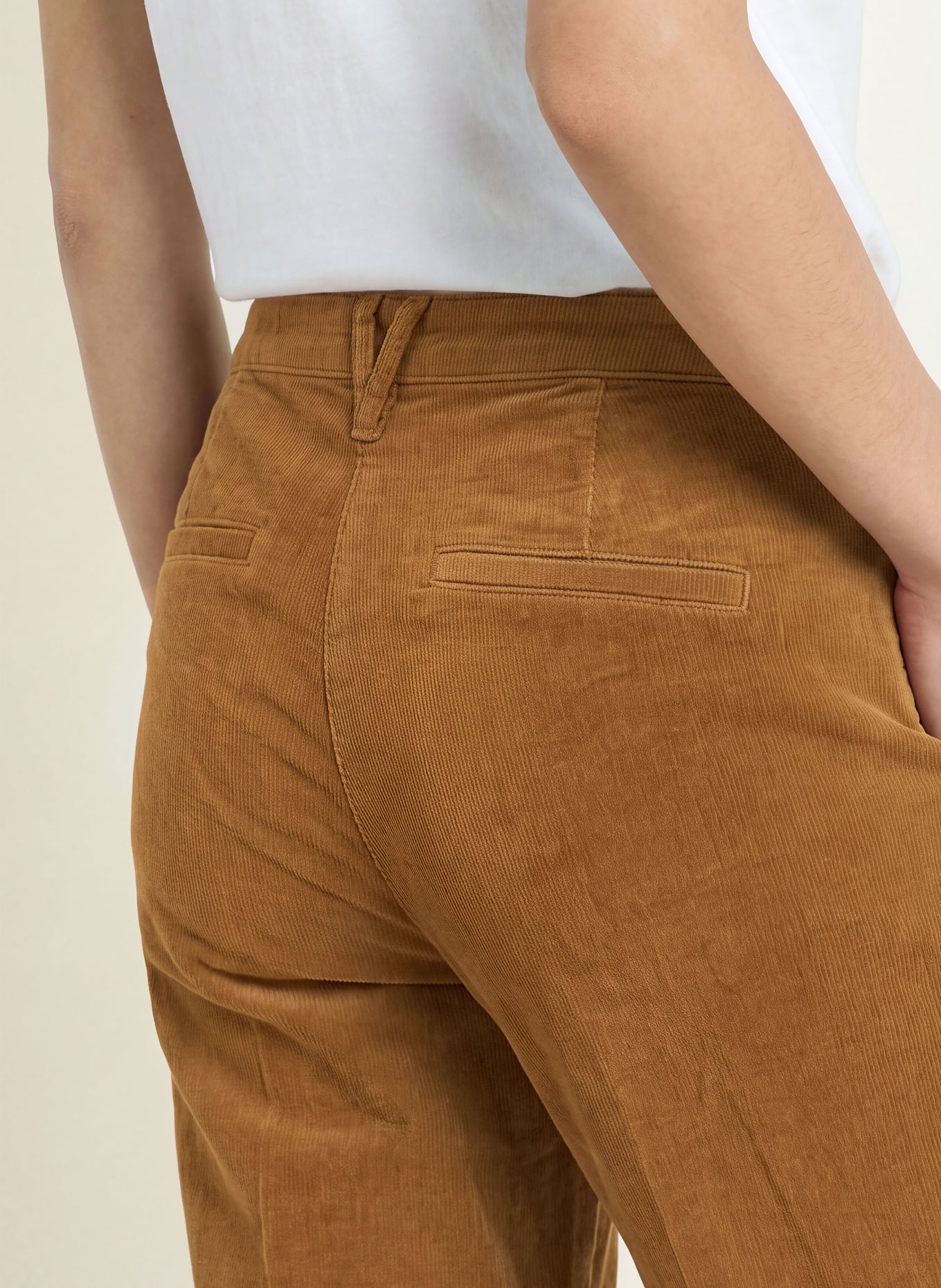 MAC 7/8-Chino aus Cord: BRAUN