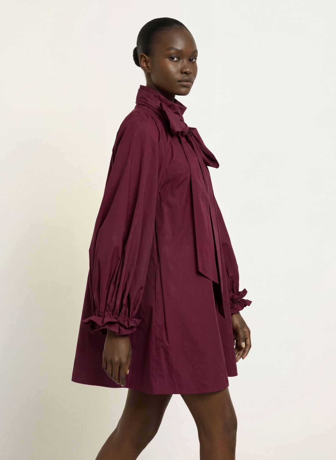 ESSENTIEL ANTWERP Jurk KHAI met ruches: DONKERROOD