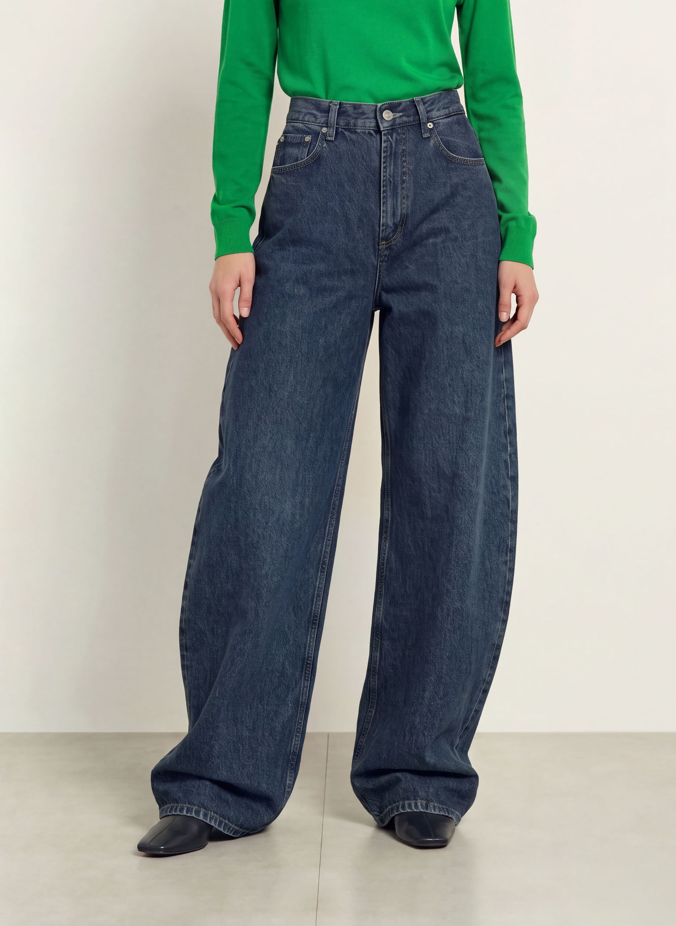 The Frankie Shop Barrel-leg jeans NICK: 336 MEDIUM WASH