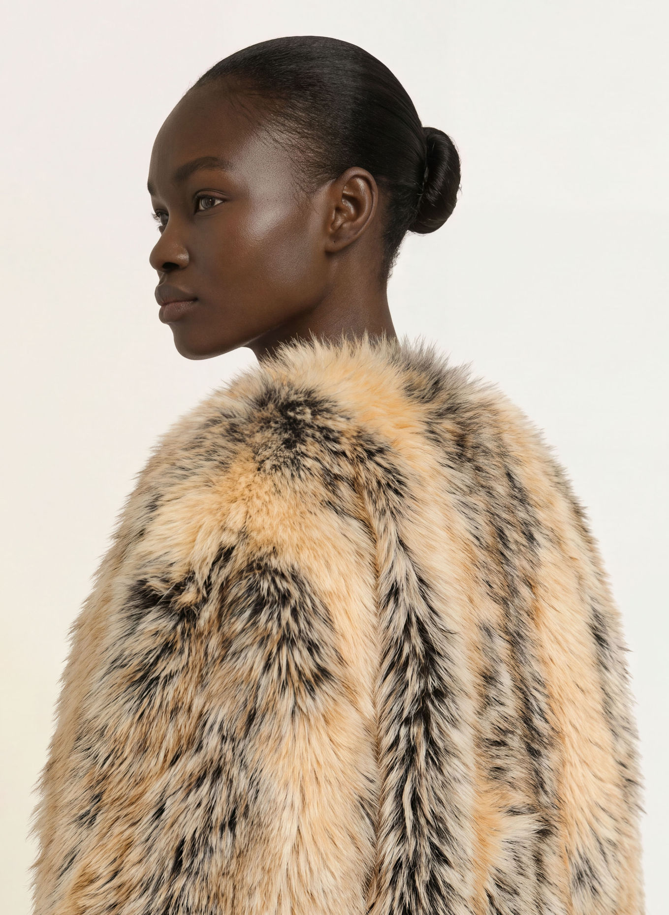 The Frankie Shop Kunstfell-Jacke GINA: BEIGE / SCHWARZ