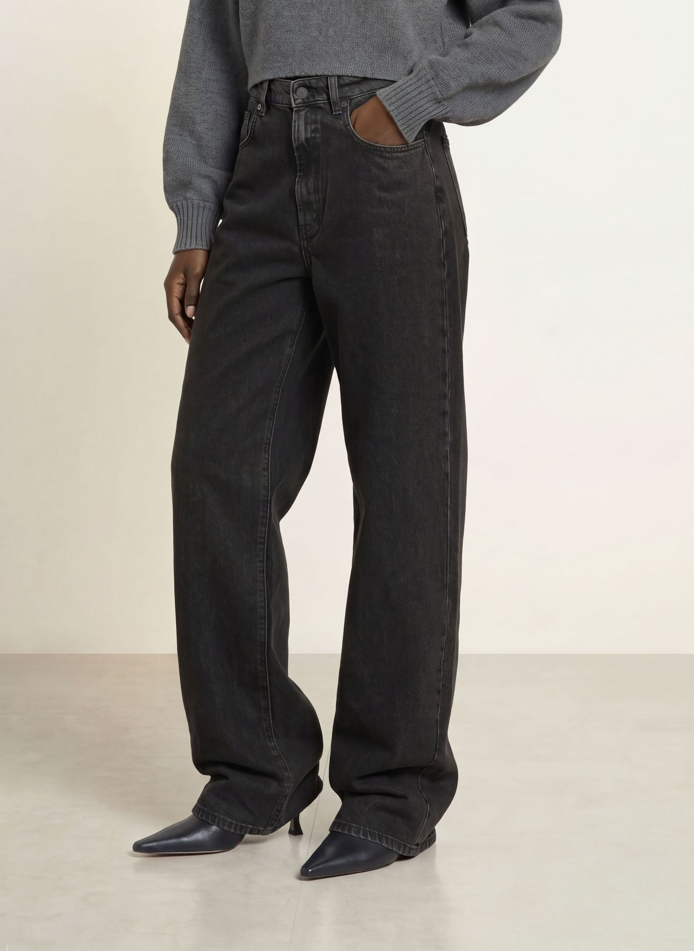 The Frankie Shop Barrel-leg jeans NICK: 146 BLACK WASH