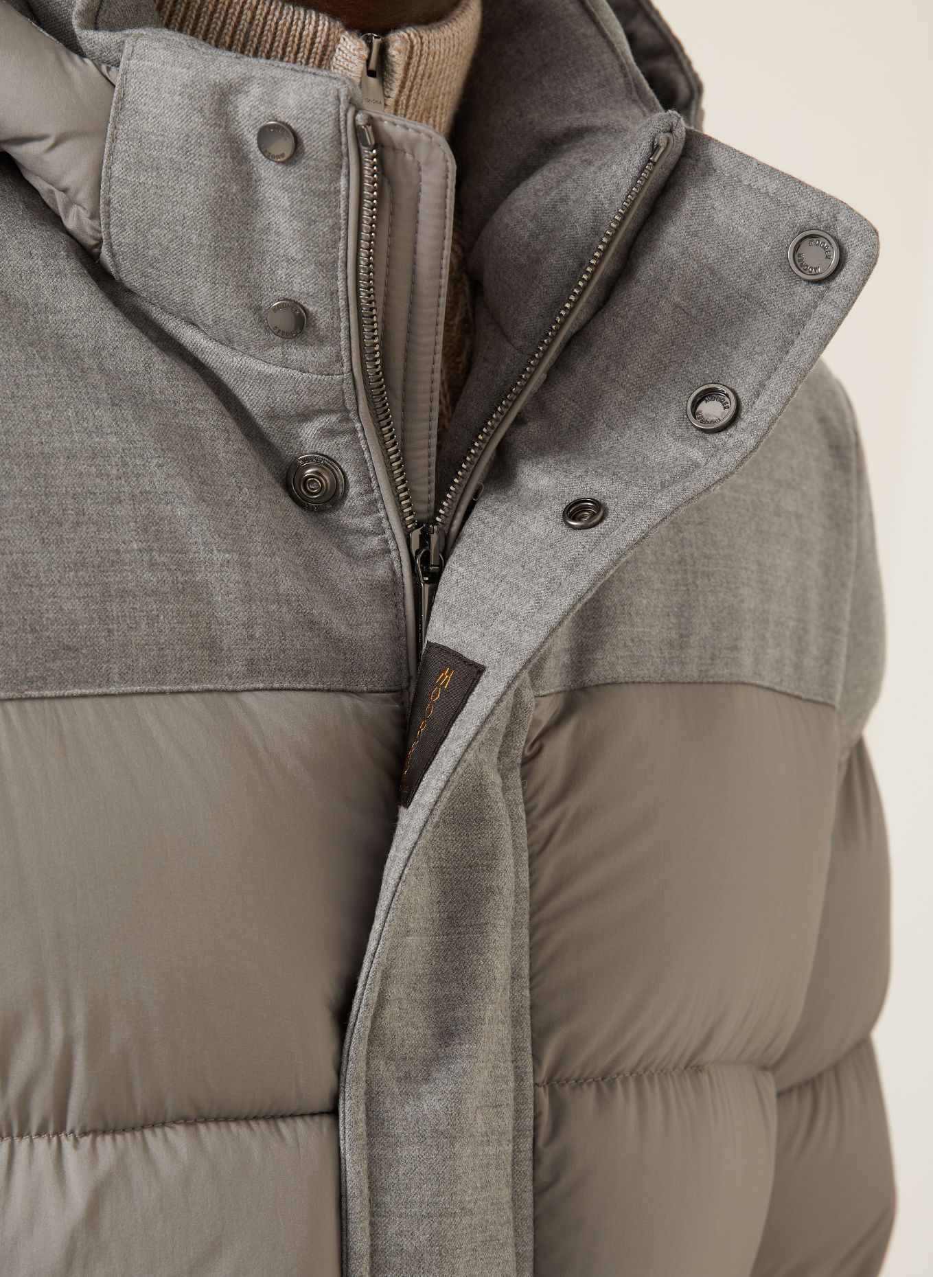 MOORER DORAZIO Down Jacket with Detachable Hood: GRAY