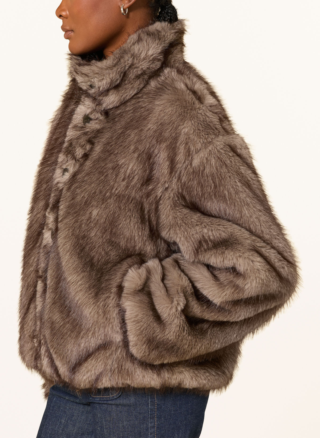 Veronica Beard VARELL-jakke i kunstpels, der kan vendes: KHAKI / TAUPE