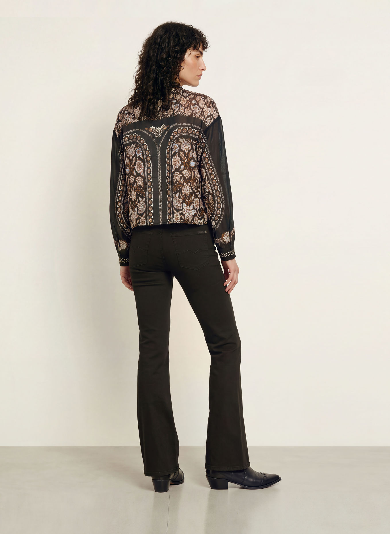 FARM RIO Bluse DANIELA mit Volants: SCHWARZ / HELLBLAU / WEISS