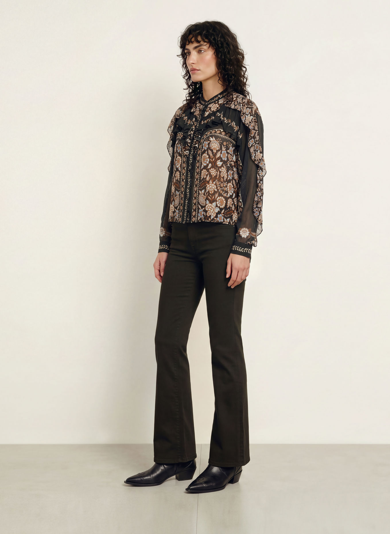 FARM RIO Bluse DANIELA mit Volants: SCHWARZ / HELLBLAU / WEISS