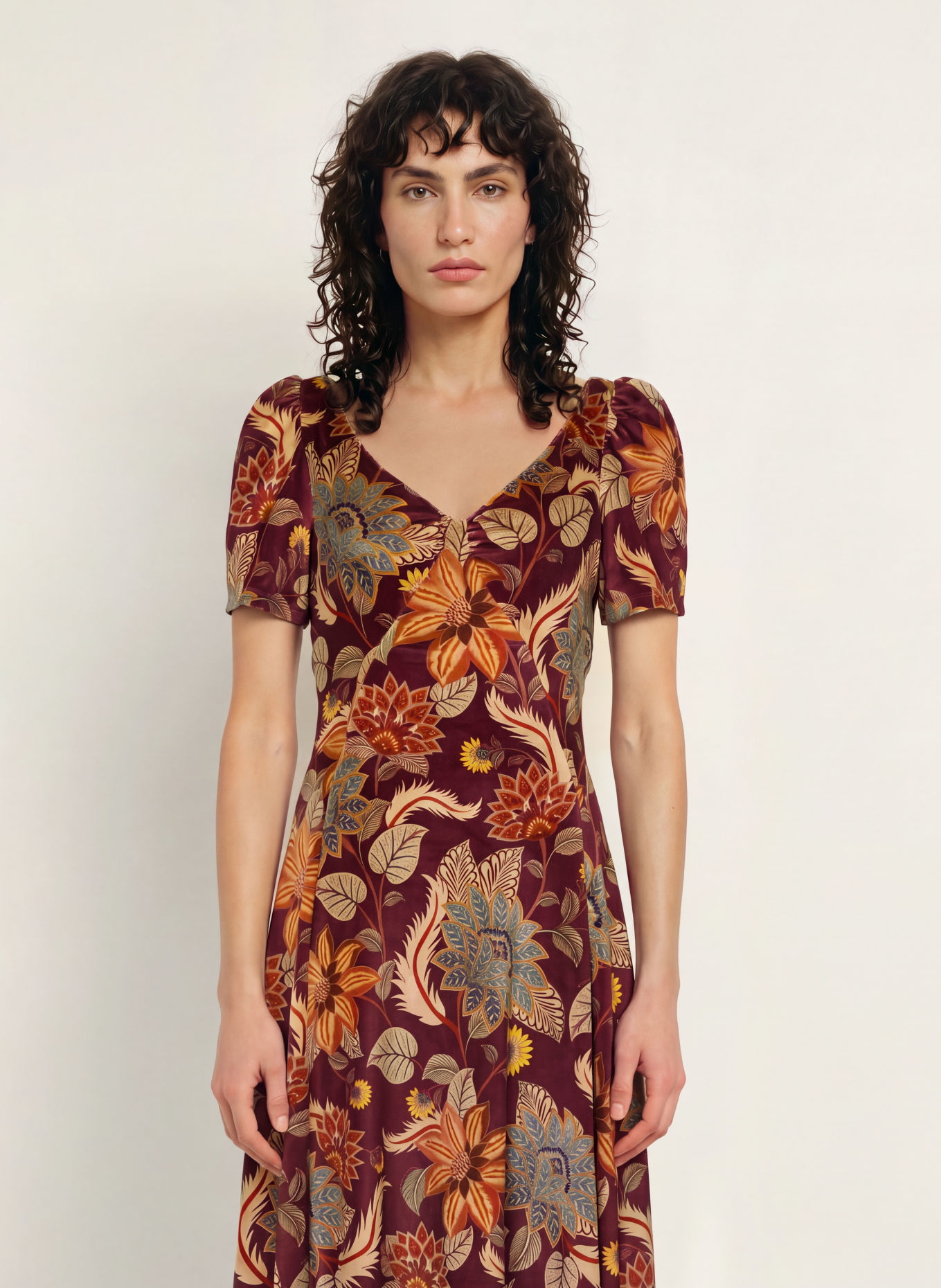FARM RIO Robe en velours DELHI: ROUGE FONCÉ / BEIGE / ORANGE