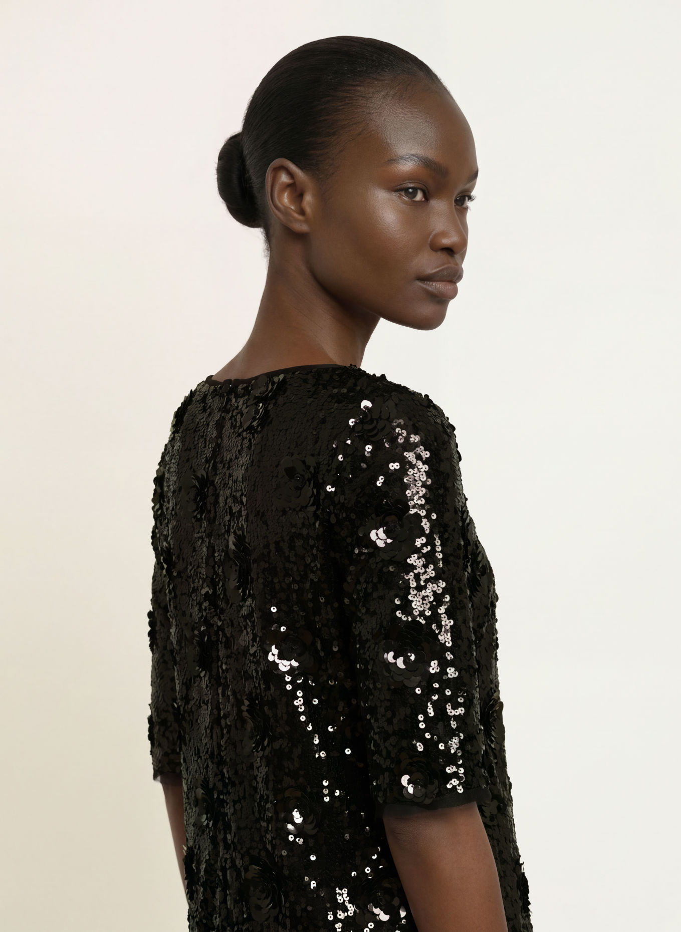 TALBOT RUNHOF Robe de cocktail à manches 3/4 et paillettes: 999 BLACK