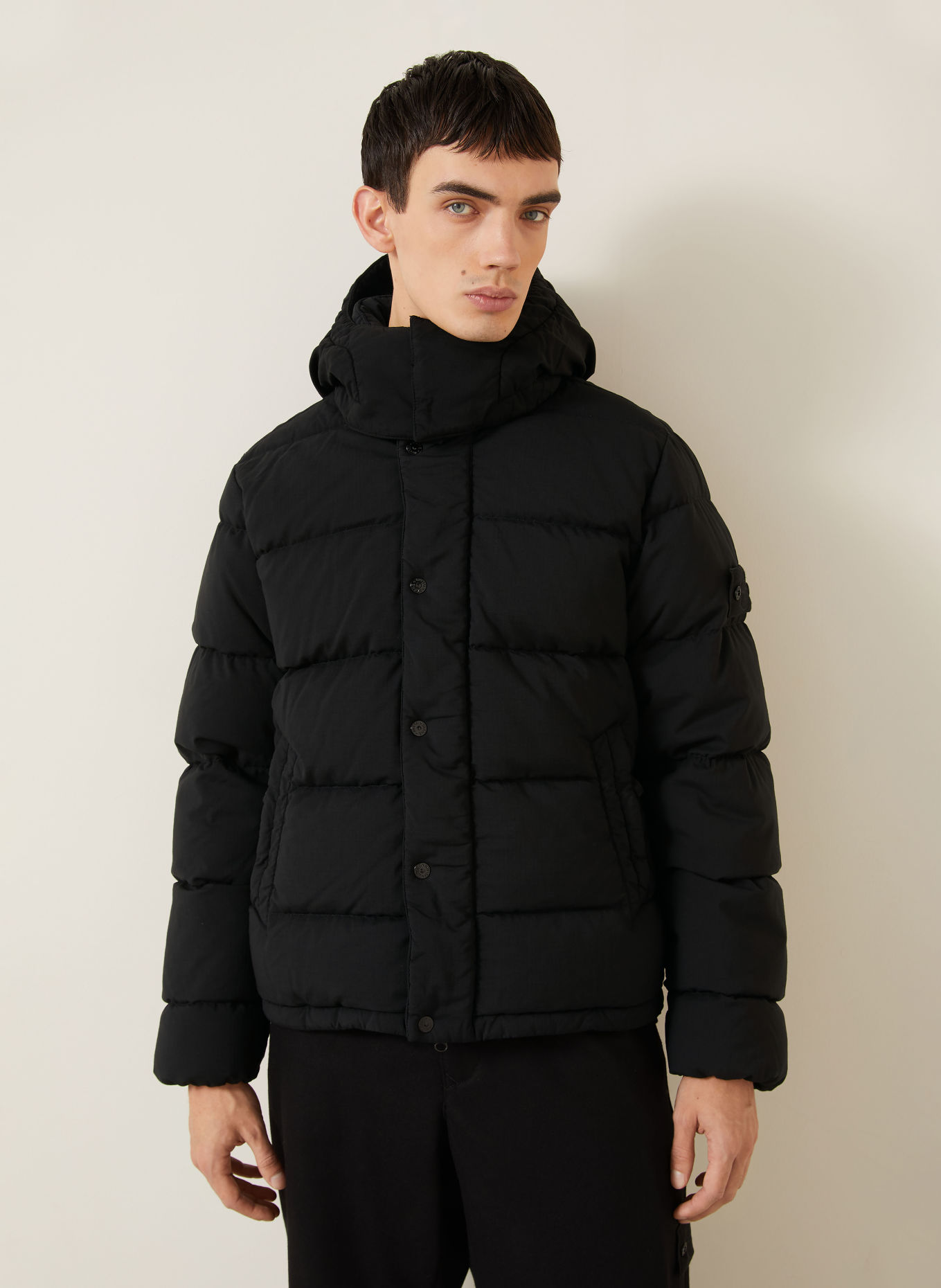 STONE ISLAND Daunenjacke GHOST mit abnehmbarer Kapuze: SCHWARZ