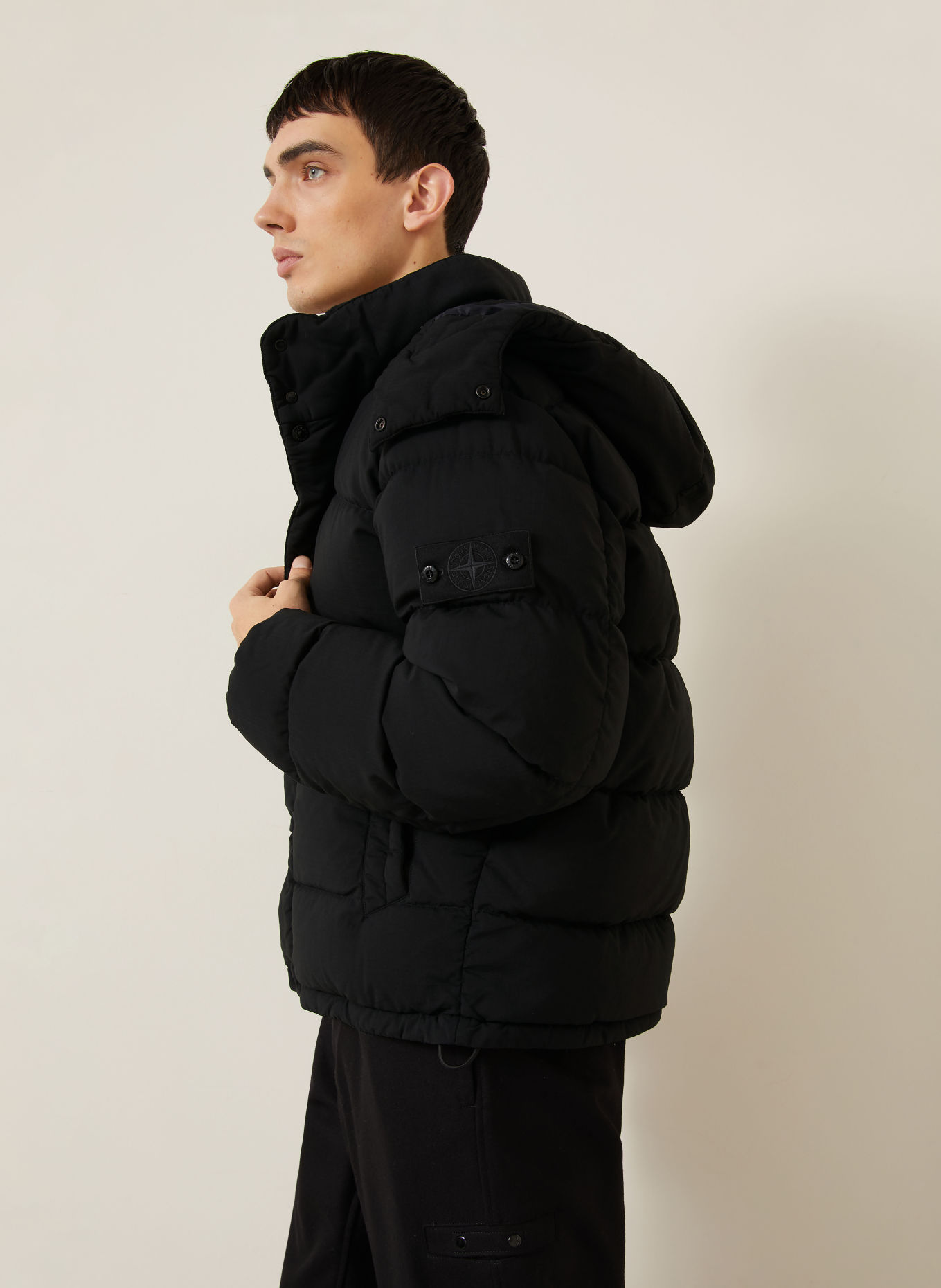 STONE ISLAND Daunenjacke GHOST mit abnehmbarer Kapuze: SCHWARZ