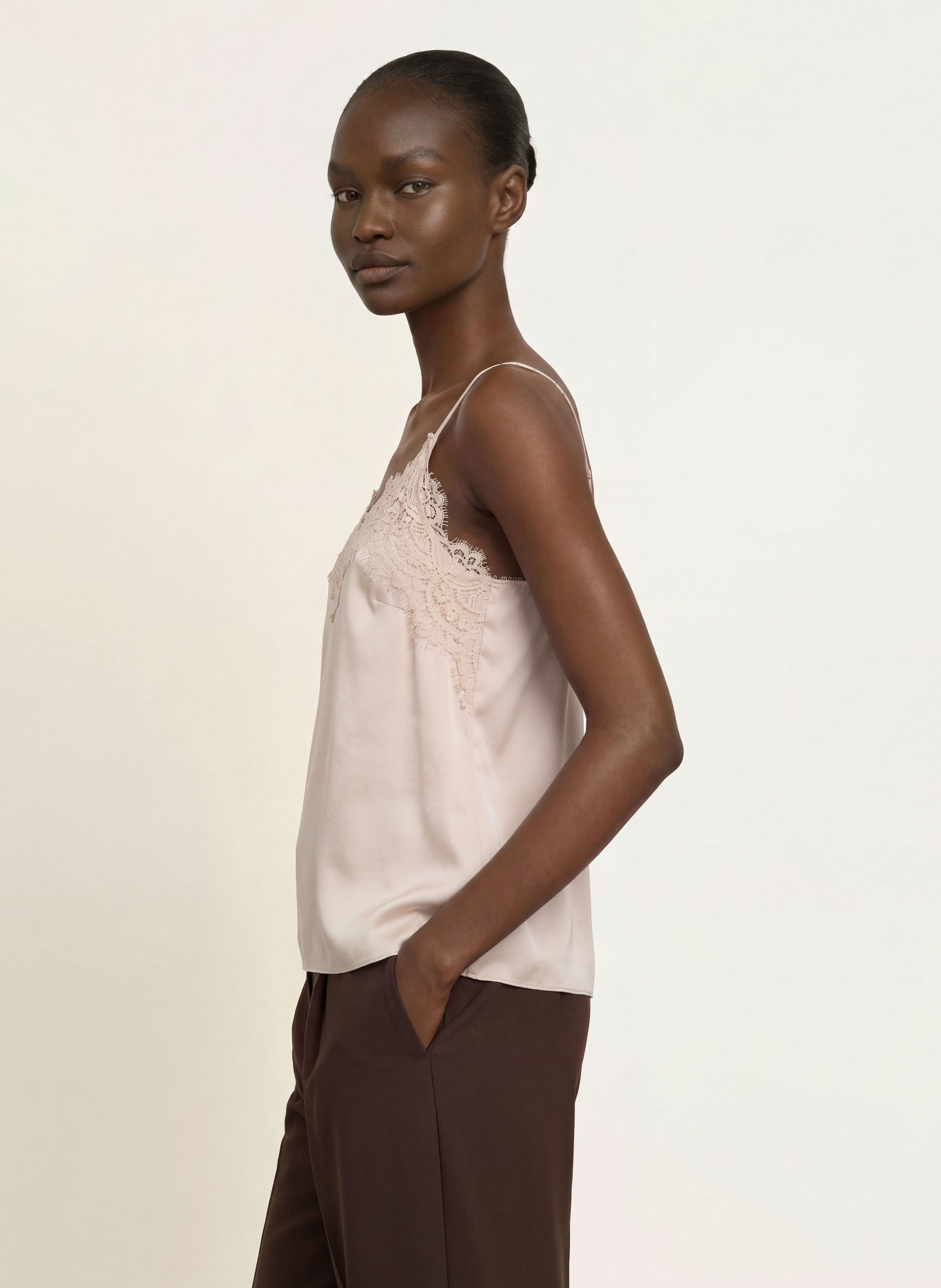 InWear Satijnen top ORAHIW met kant: CRÈME