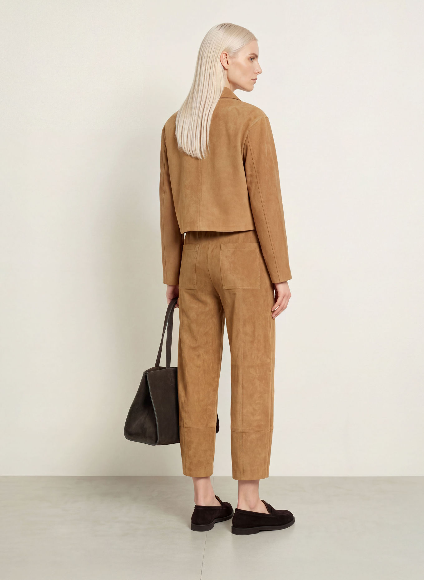 OPUS PANTS Byxor METTA CARGO i läderlook: KONJAK