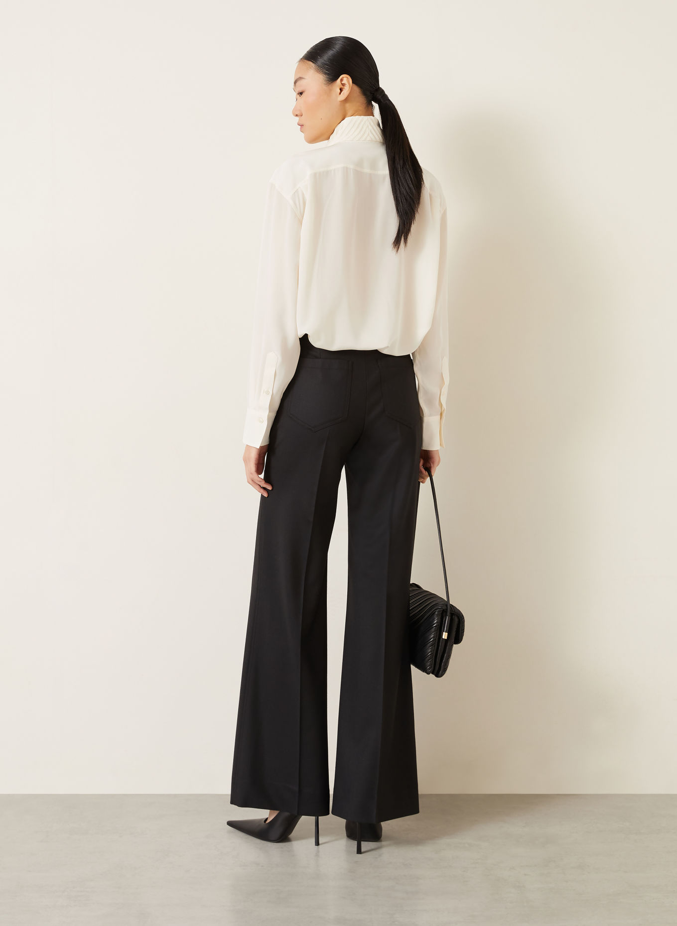 VICTORIA BECKHAM Schluppenbluse aus Seide: CREME
