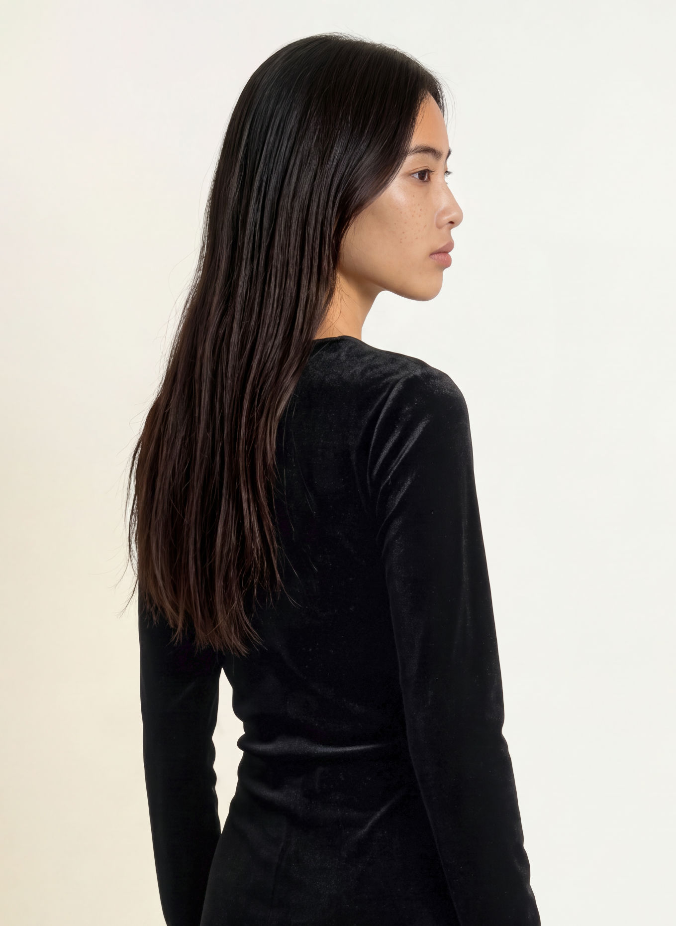 GRACE & MILA Robe en velours BEVERLY: NOIR