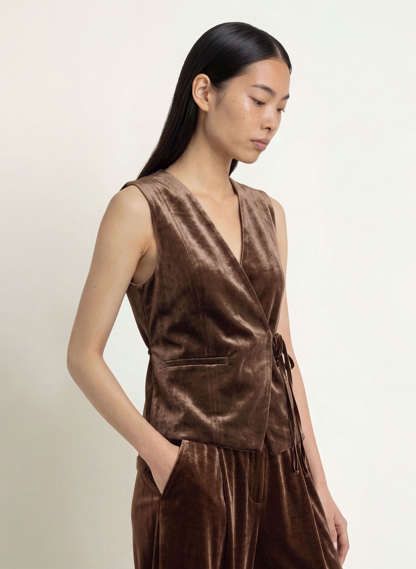 GRACE & MILA Fluwelen vest BENNY: BRUIN