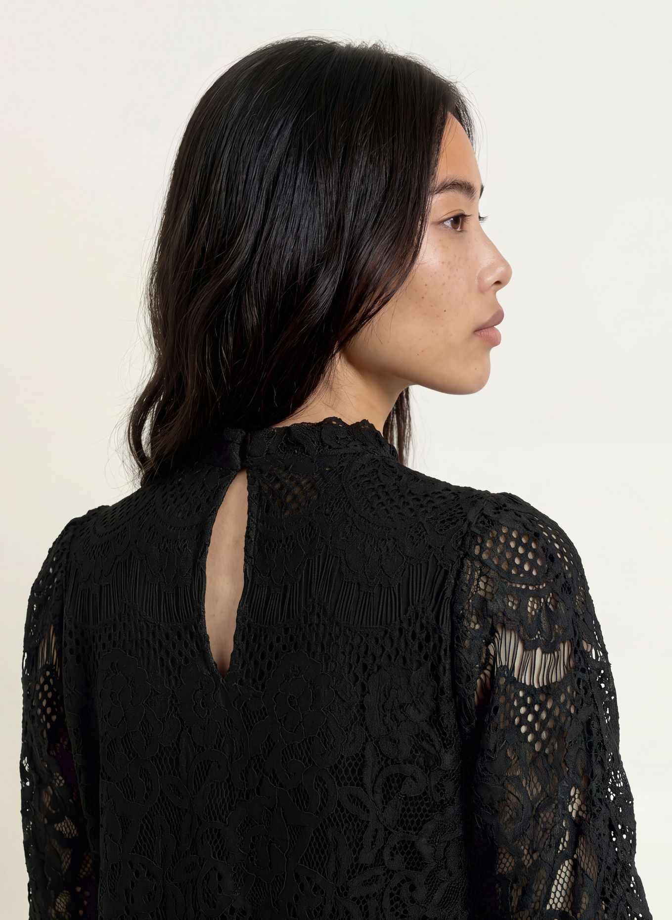 lollys laundry Blusenshirt LILOULL aus Spitze mit 3/4-Arm: SCHWARZ