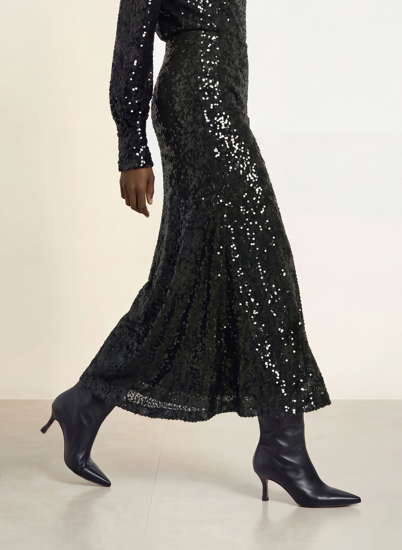 UNDRESS CODE Sequin skirt: BLACK