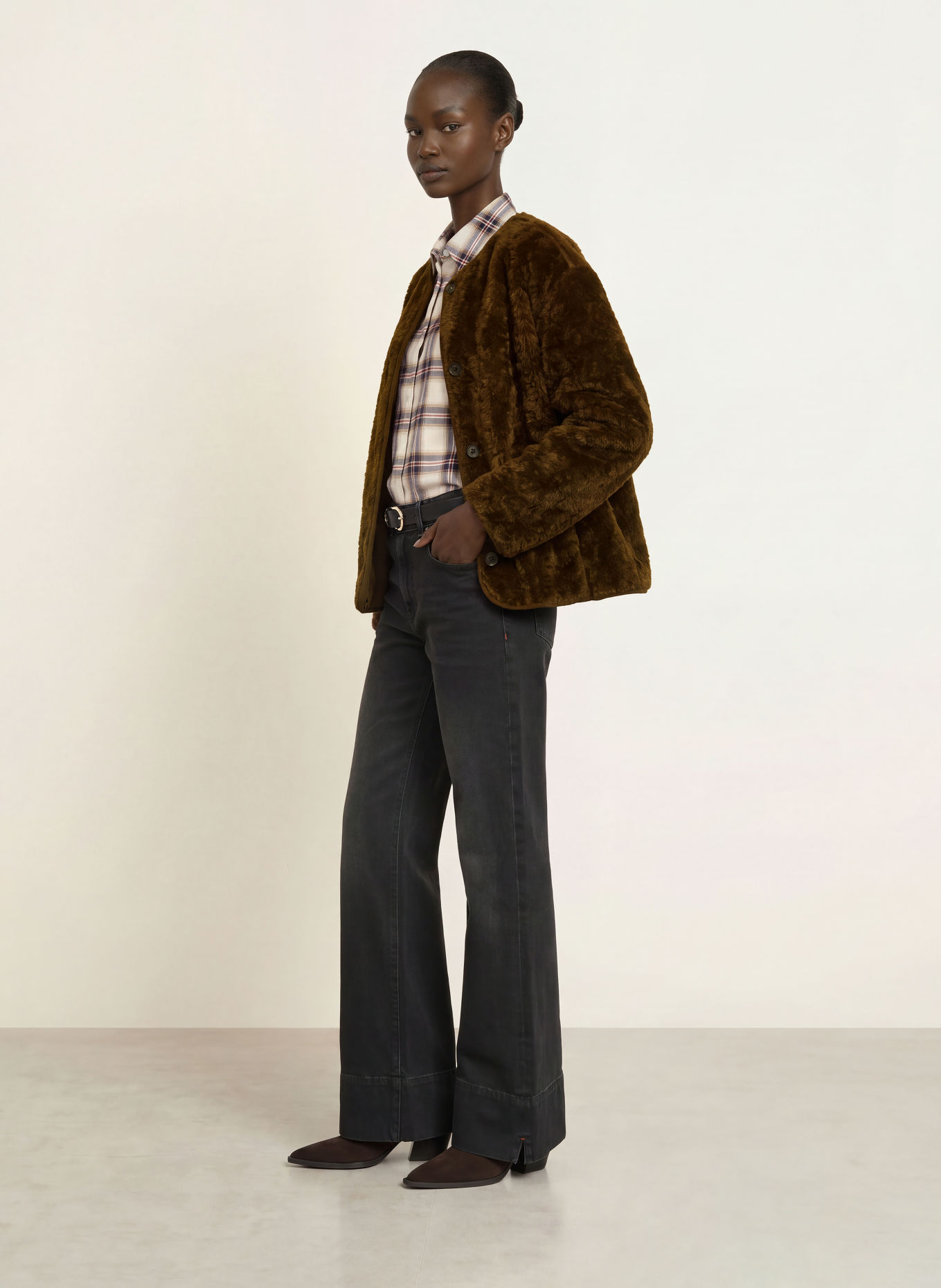 BOSS Kunstbontjas CODY: MARRON FONCÉ