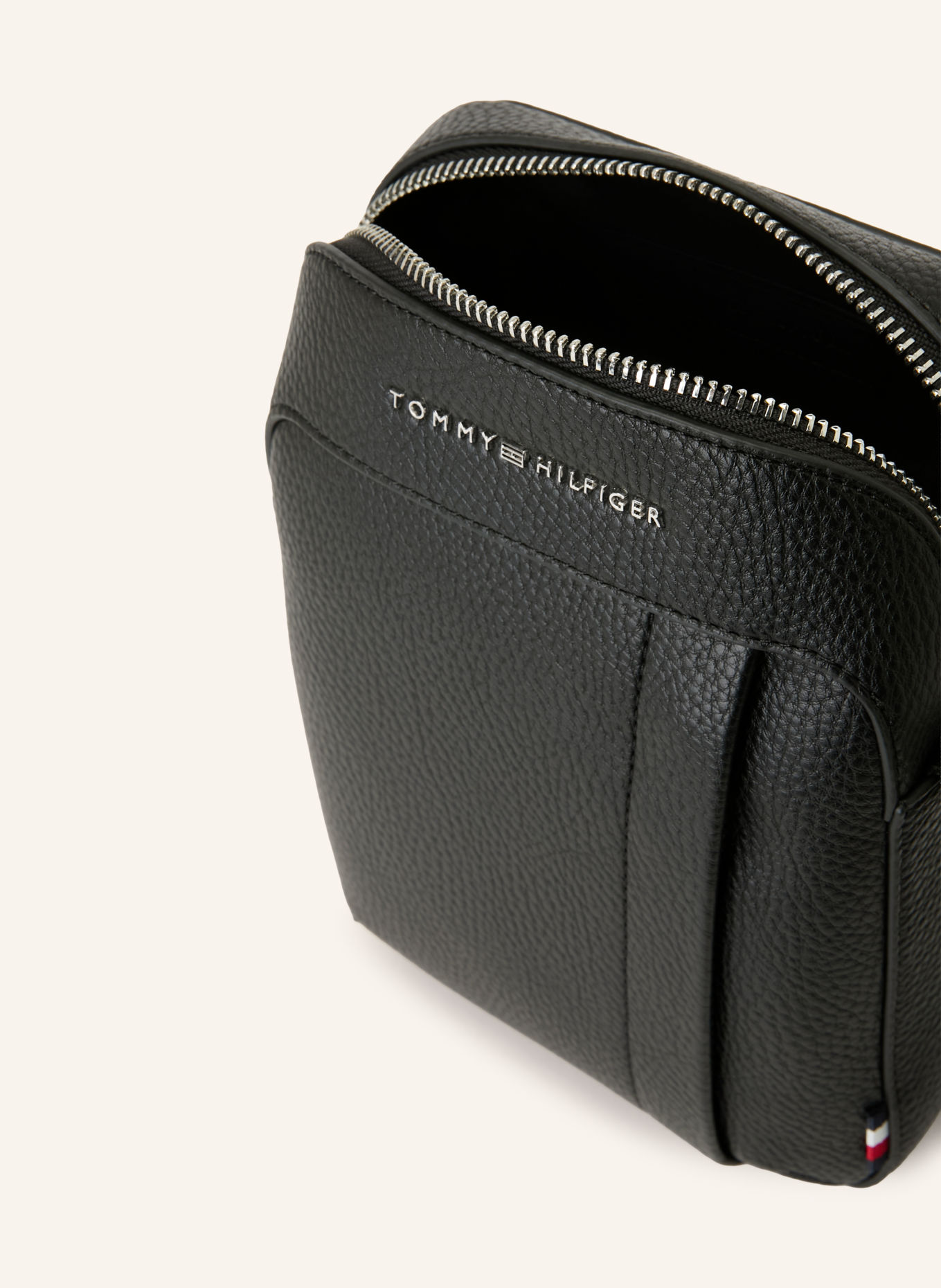 TOMMY HILFIGER Crossbody bag: BLACK / SILVER