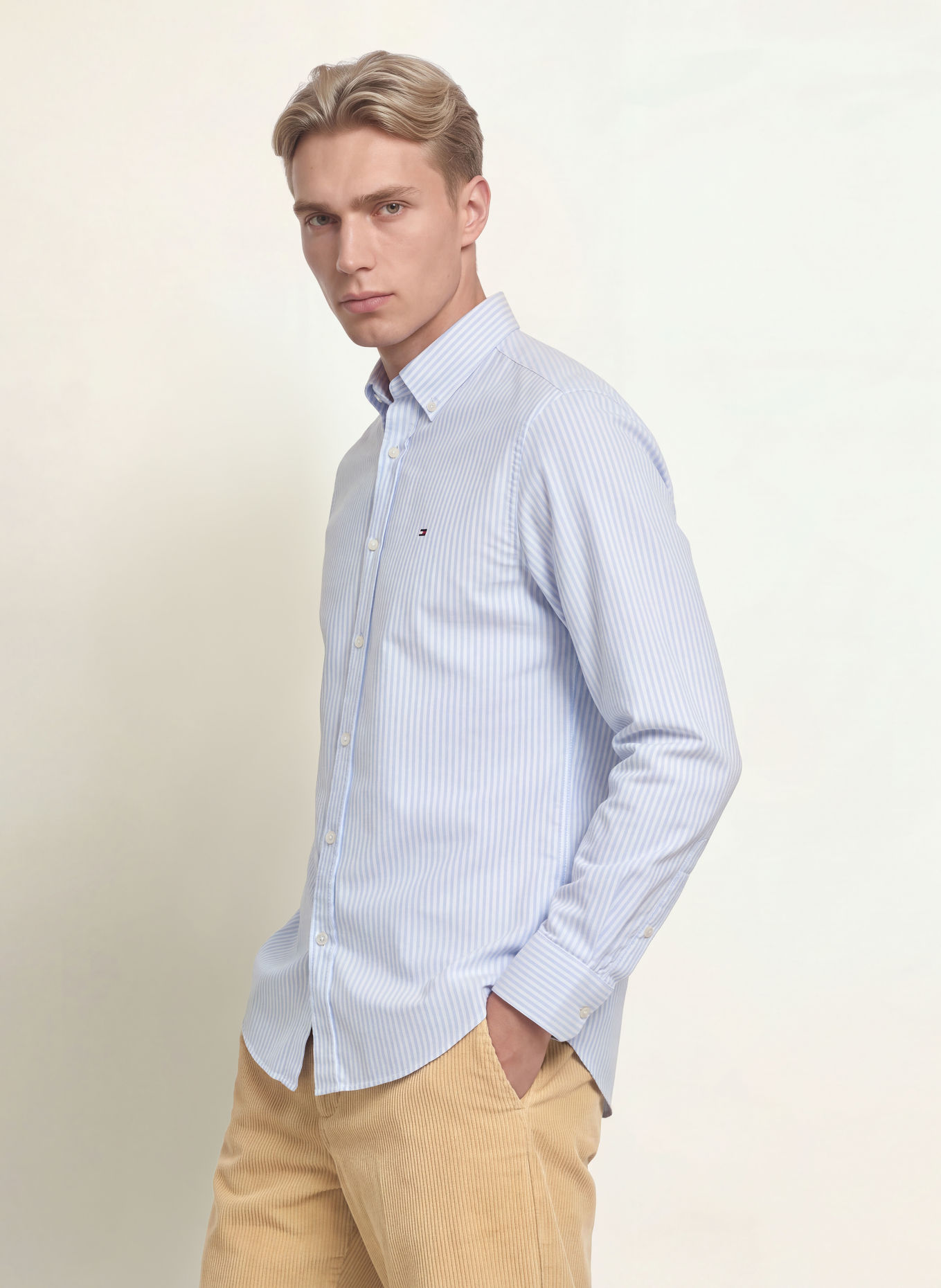 TOMMY HILFIGER Regular-Fit Shirt: LIGHT BLUE / WHITE