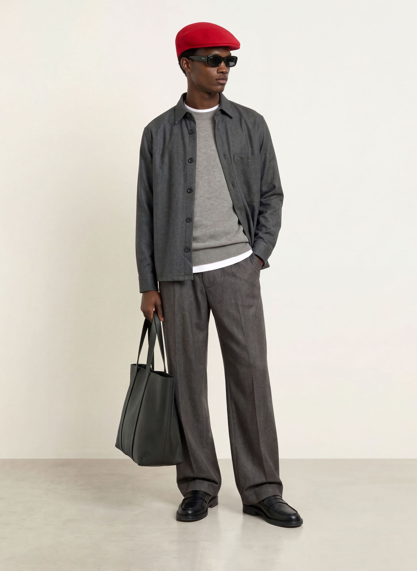 NN.07 Pull RAZ: GRIS