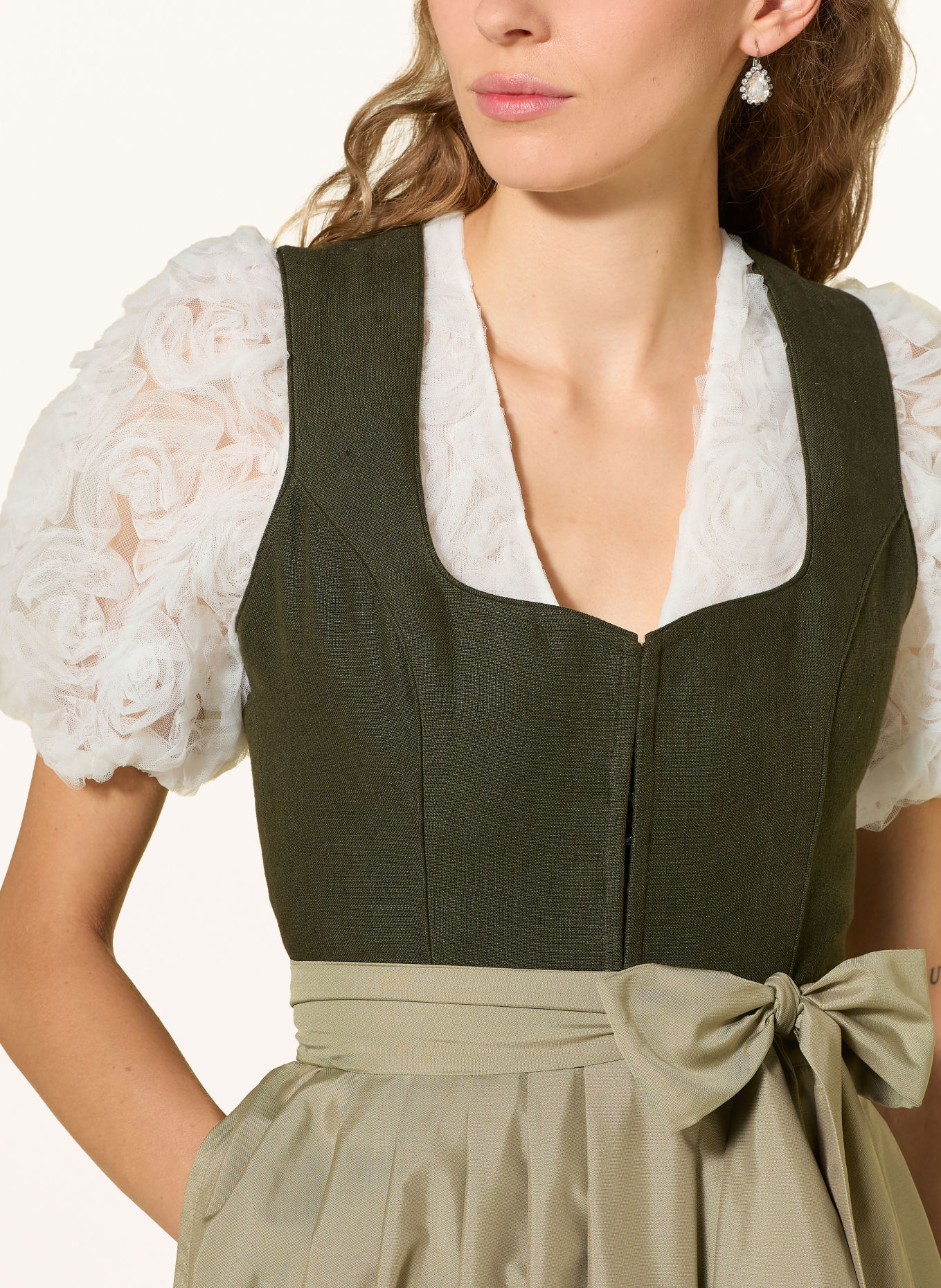 Heimatglück Tracht Dirndl halenka AURORA: BÍLÁ