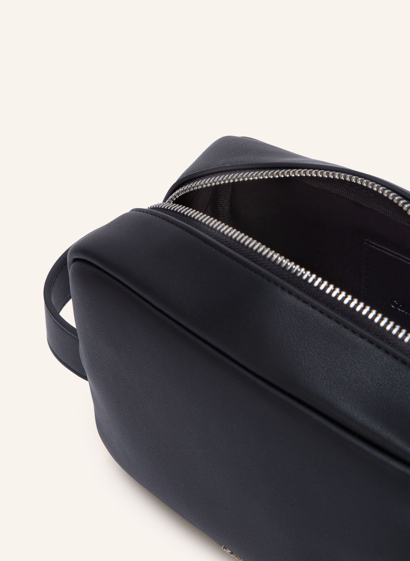 Calvin Klein Kulturtasche: SCHWARZ / SILBER