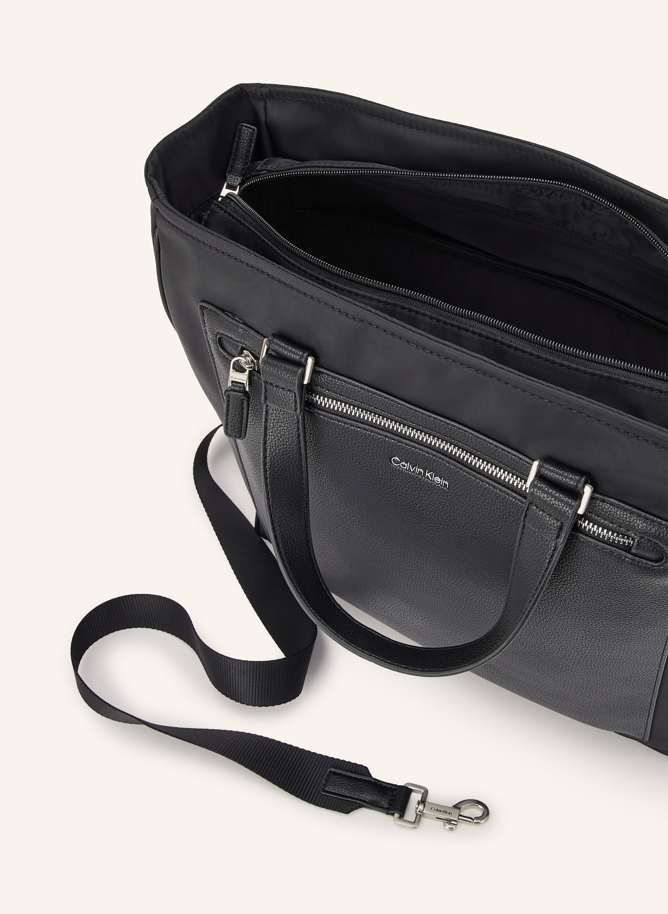 Calvin Klein Handbag: BLACK / SILVER