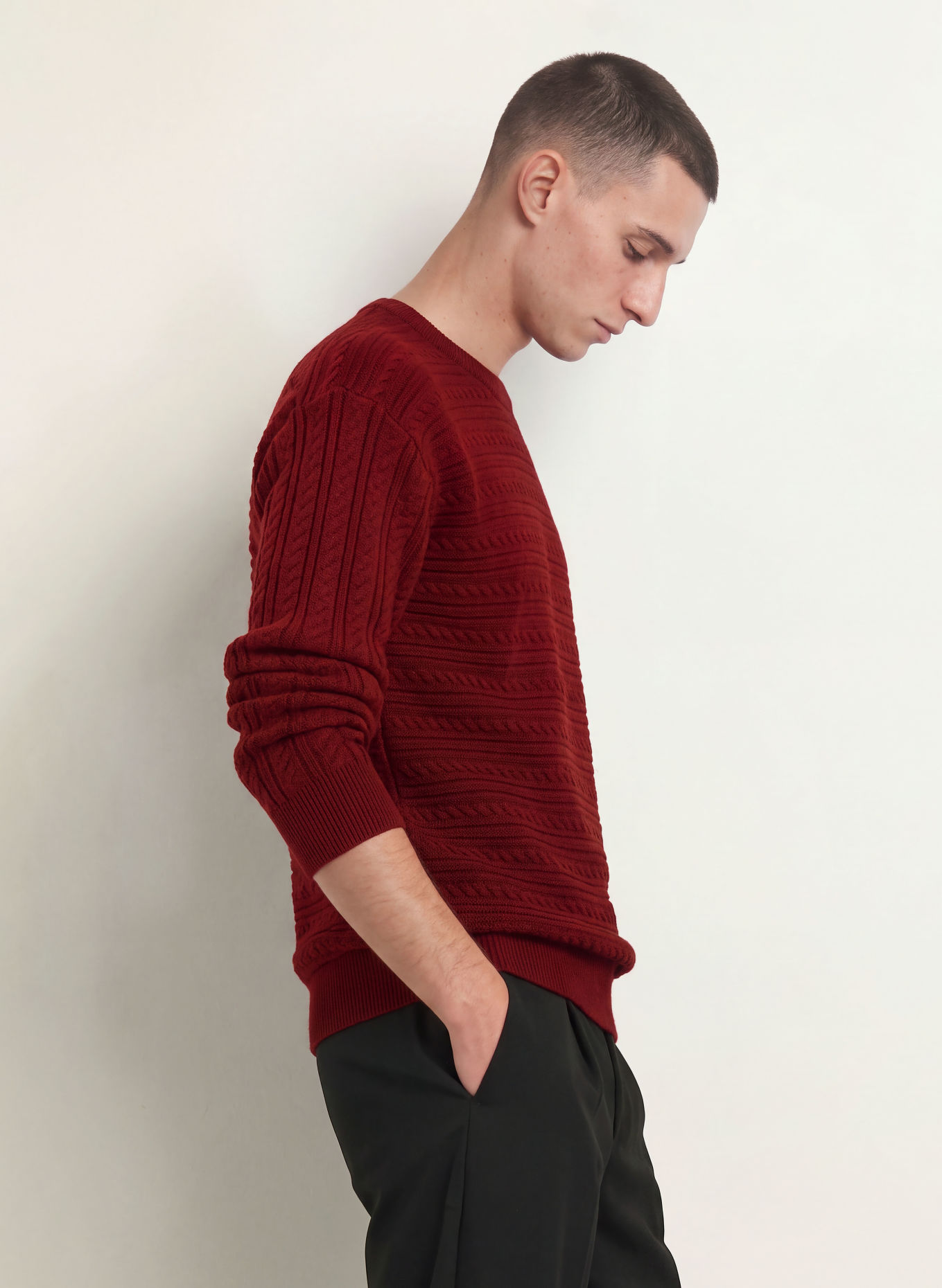 Calvin Klein Sweater: DARK RED