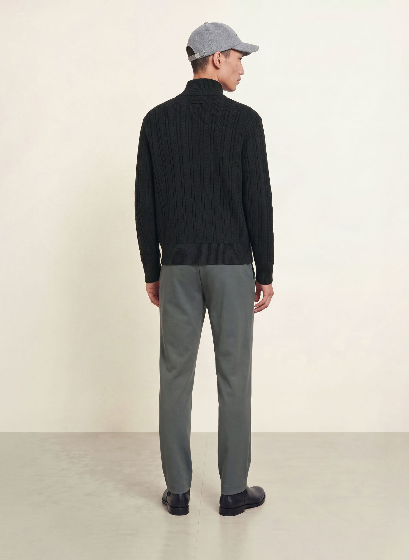 Calvin Klein Cardigan: BLACK