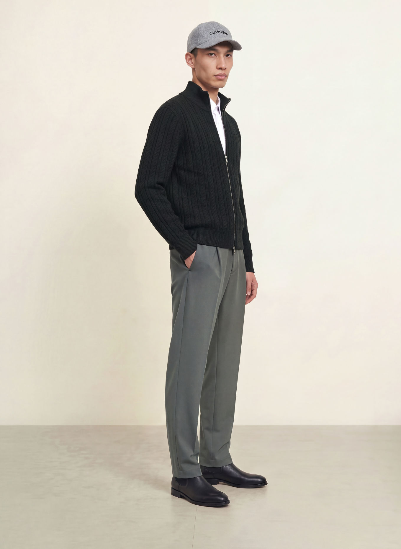 Calvin Klein Cardigan: BLACK