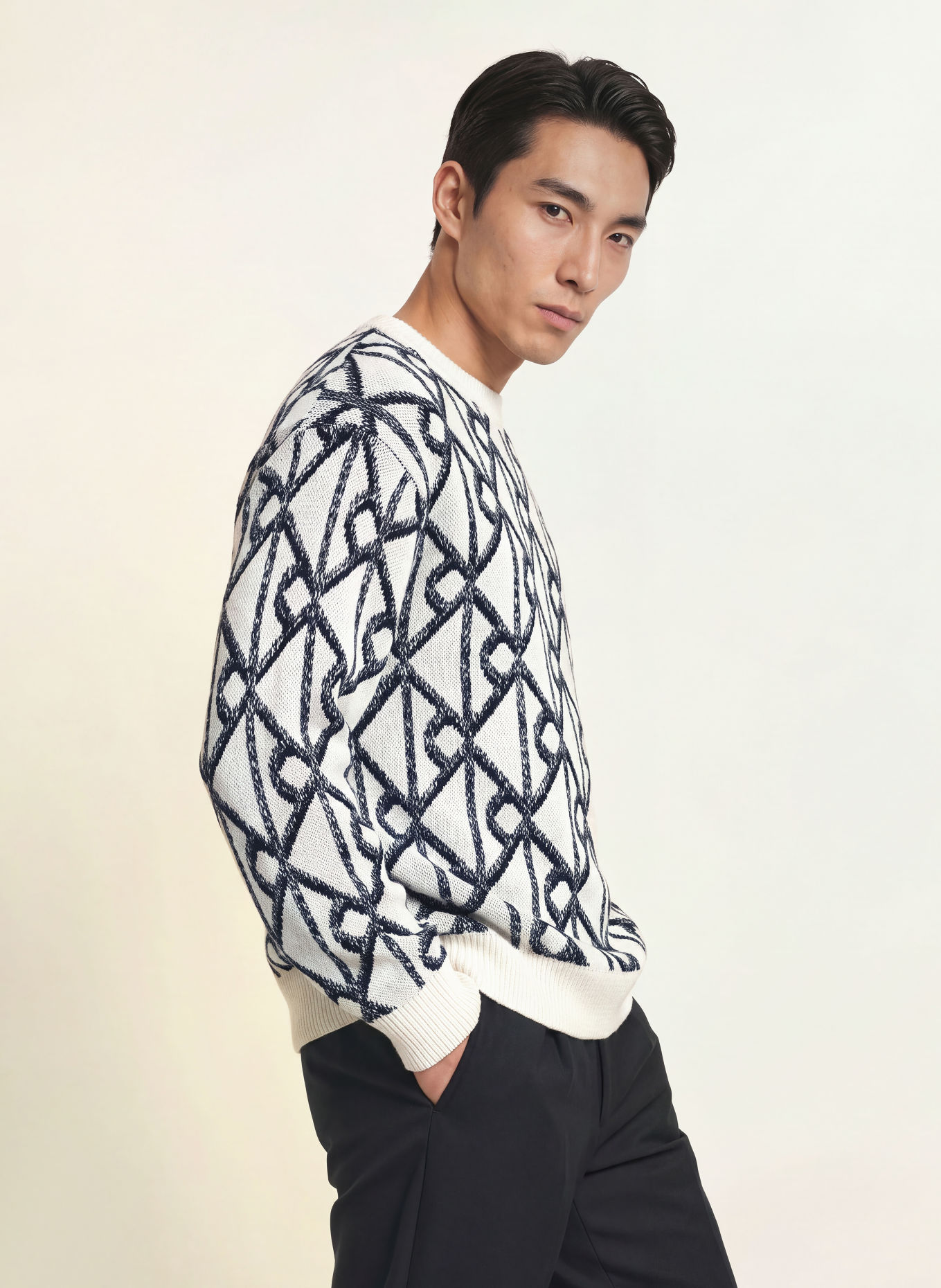 Calvin Klein Sweater: ECRU / BLACK