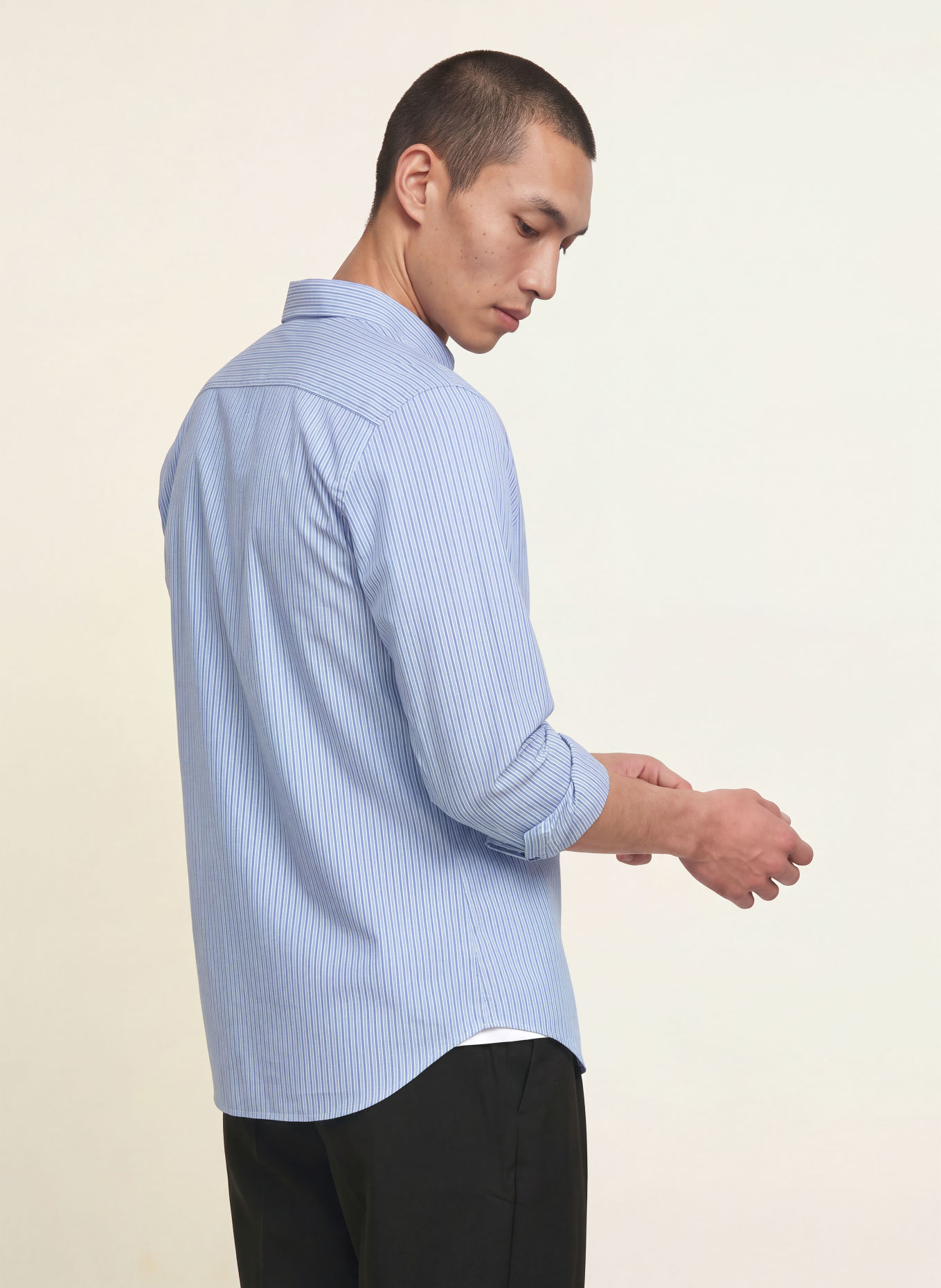 Calvin Klein Slim-Fit Shirt: LIGHT BLUE / DARK BLUE / WHITE