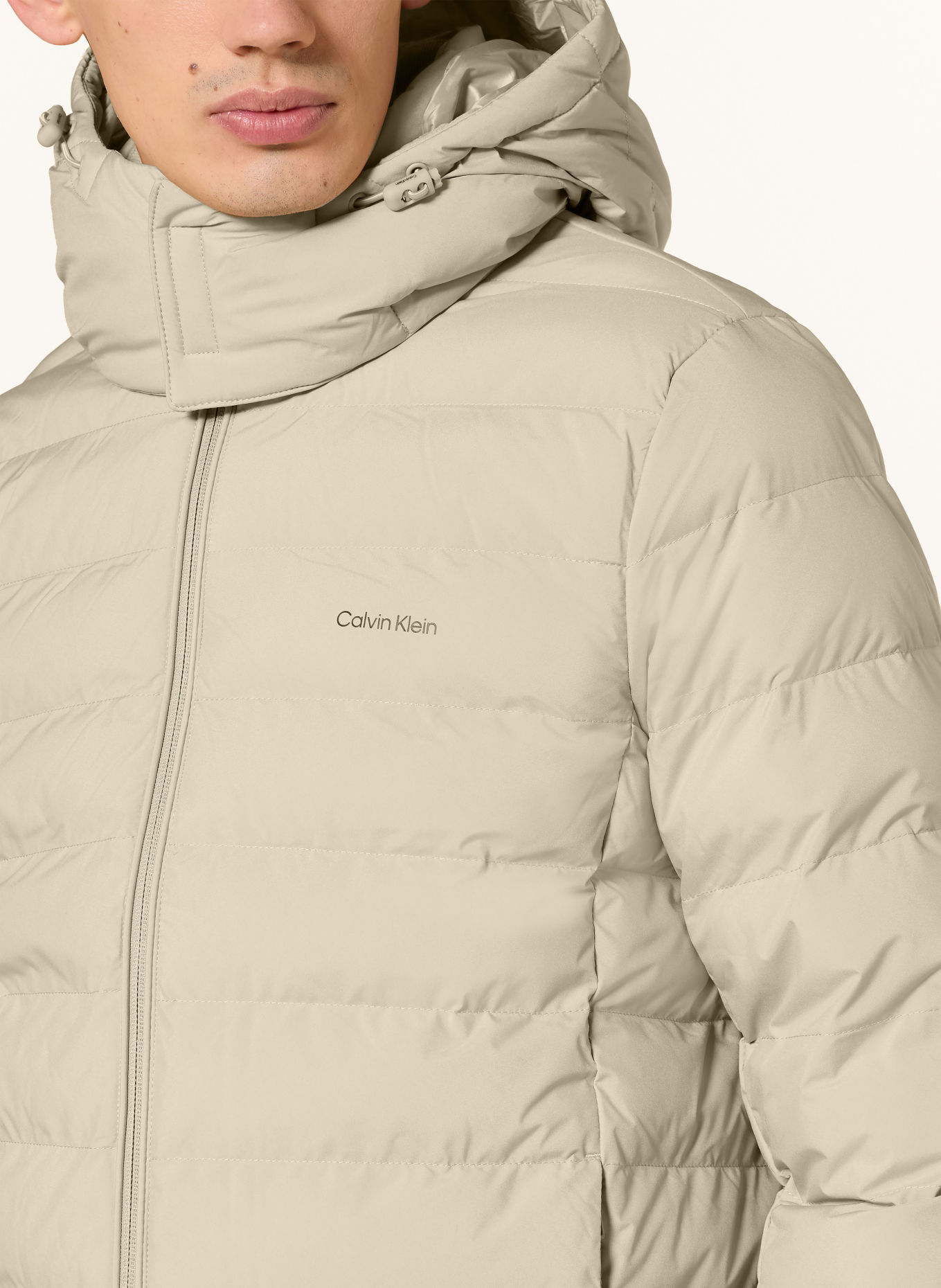Calvin Klein Prošívaná bunda s odnímatelnou kapucí: BÉŽOVÁ