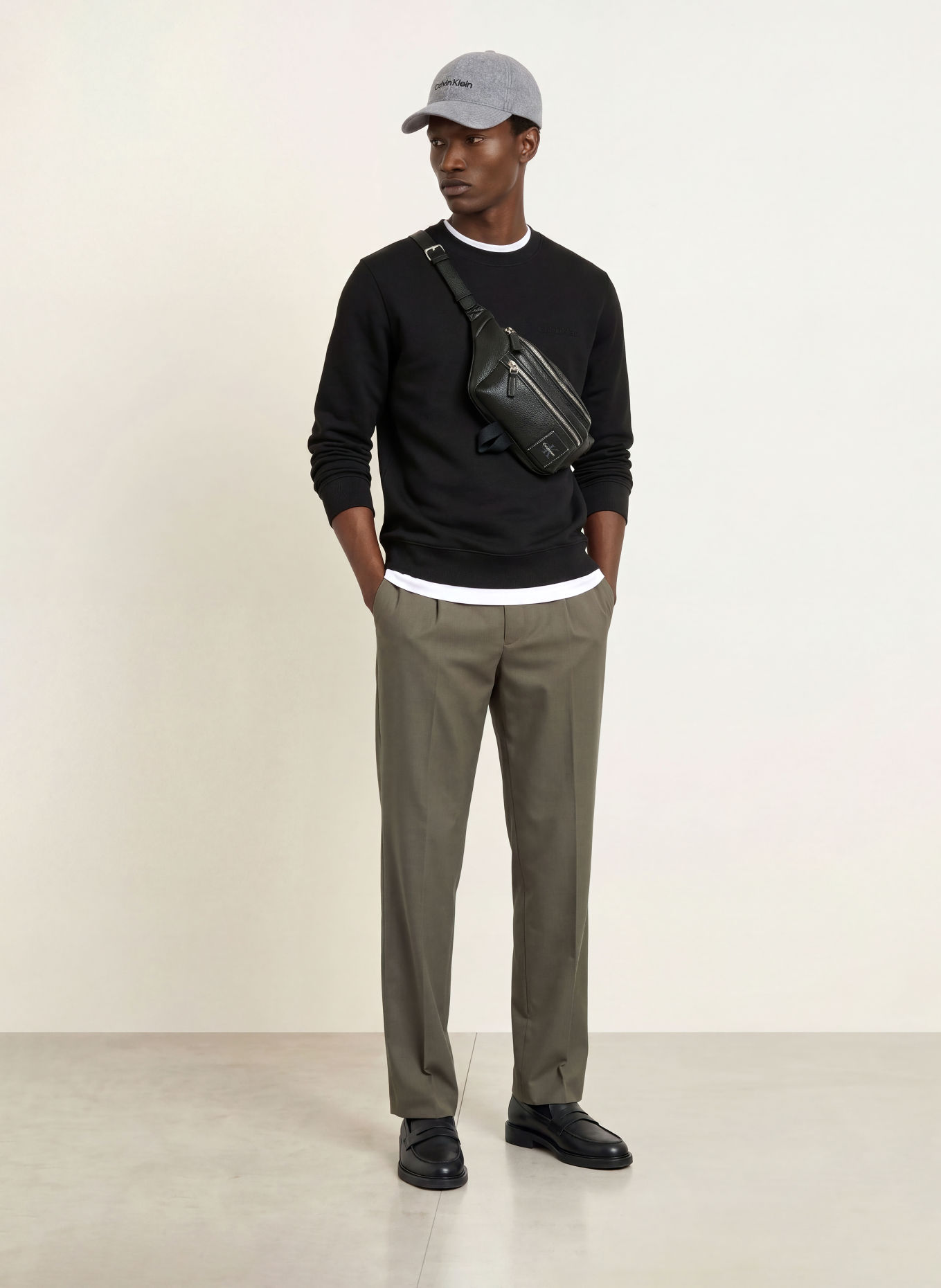 Calvin Klein Sweatshirt: BLACK