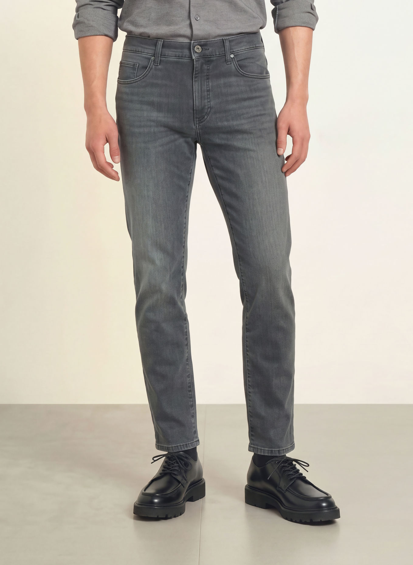 BRAX CADIZ Straight Fit Jeans: 05 GREY USED
