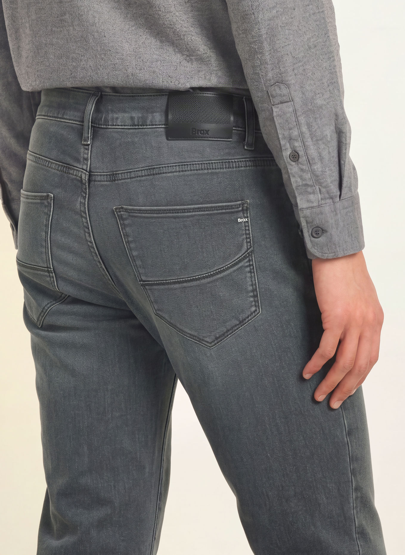 BRAX CADIZ Straight Fit Jeans: 05 GREY USED