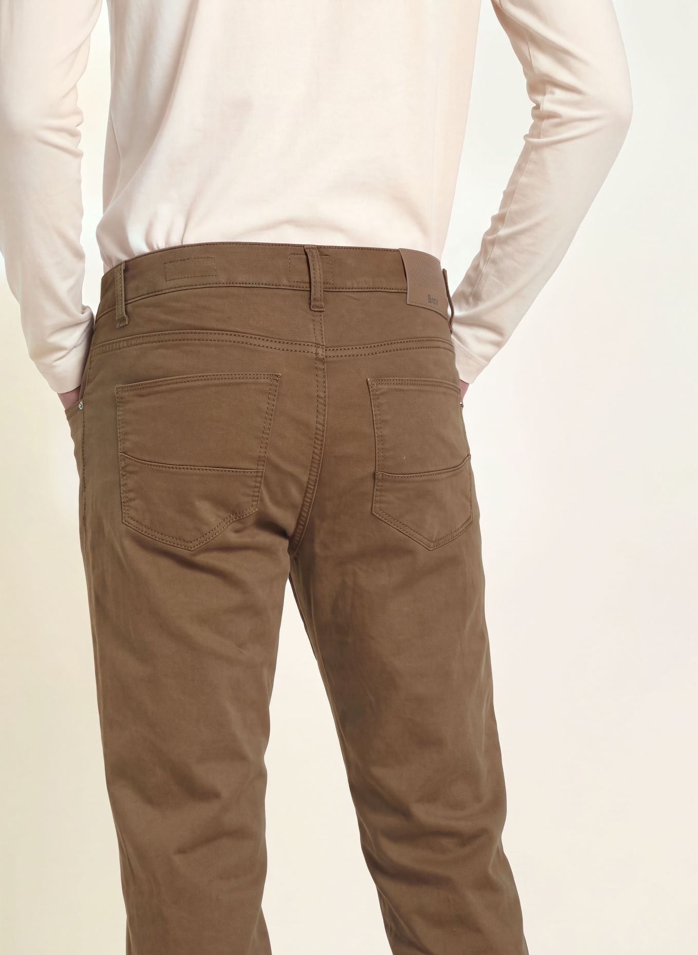 BRAX Broek CADIZ Straight Fit: 54 LIGHT CHOCOLATE