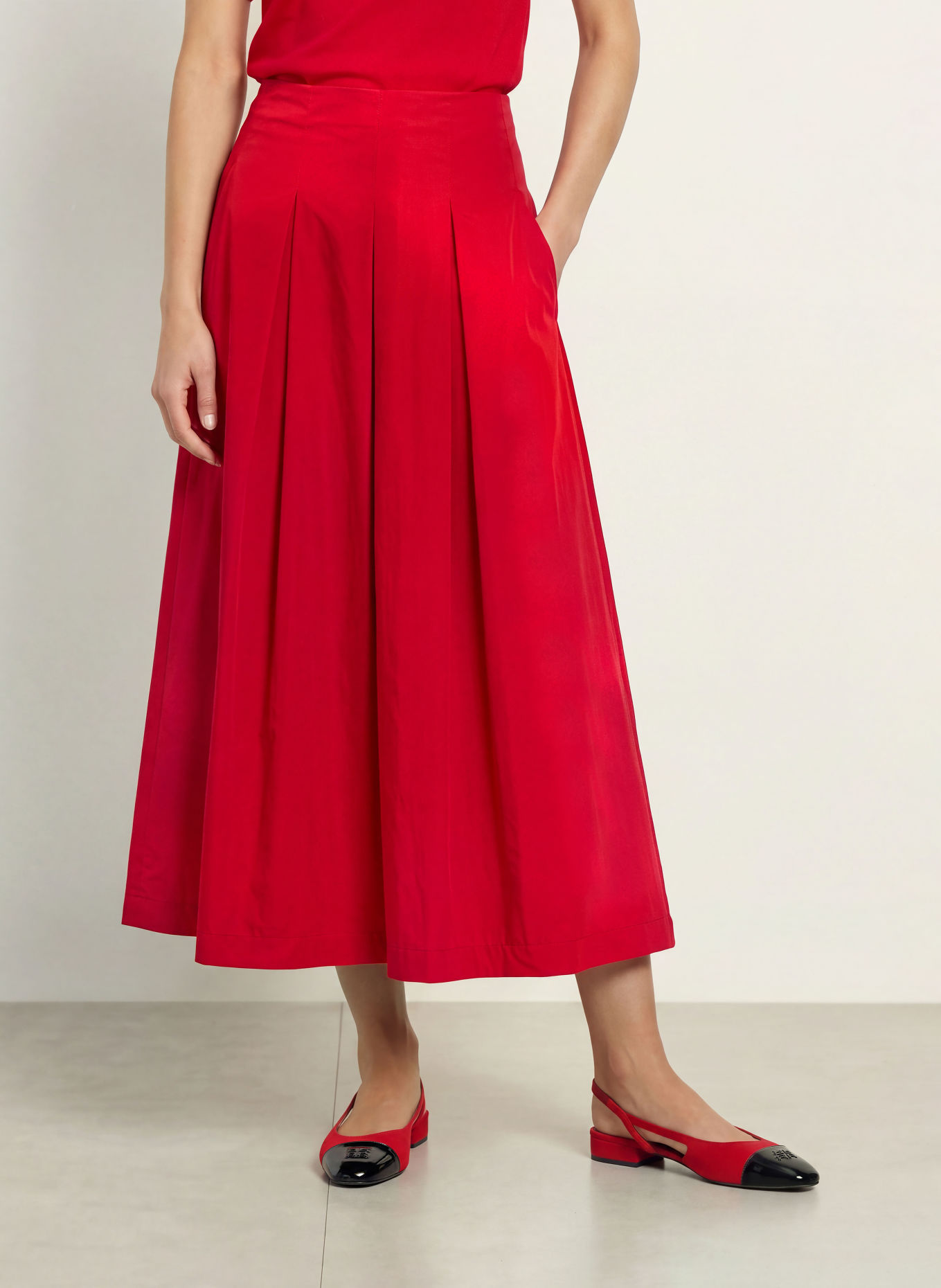 RIANI Plooirok: ROOD