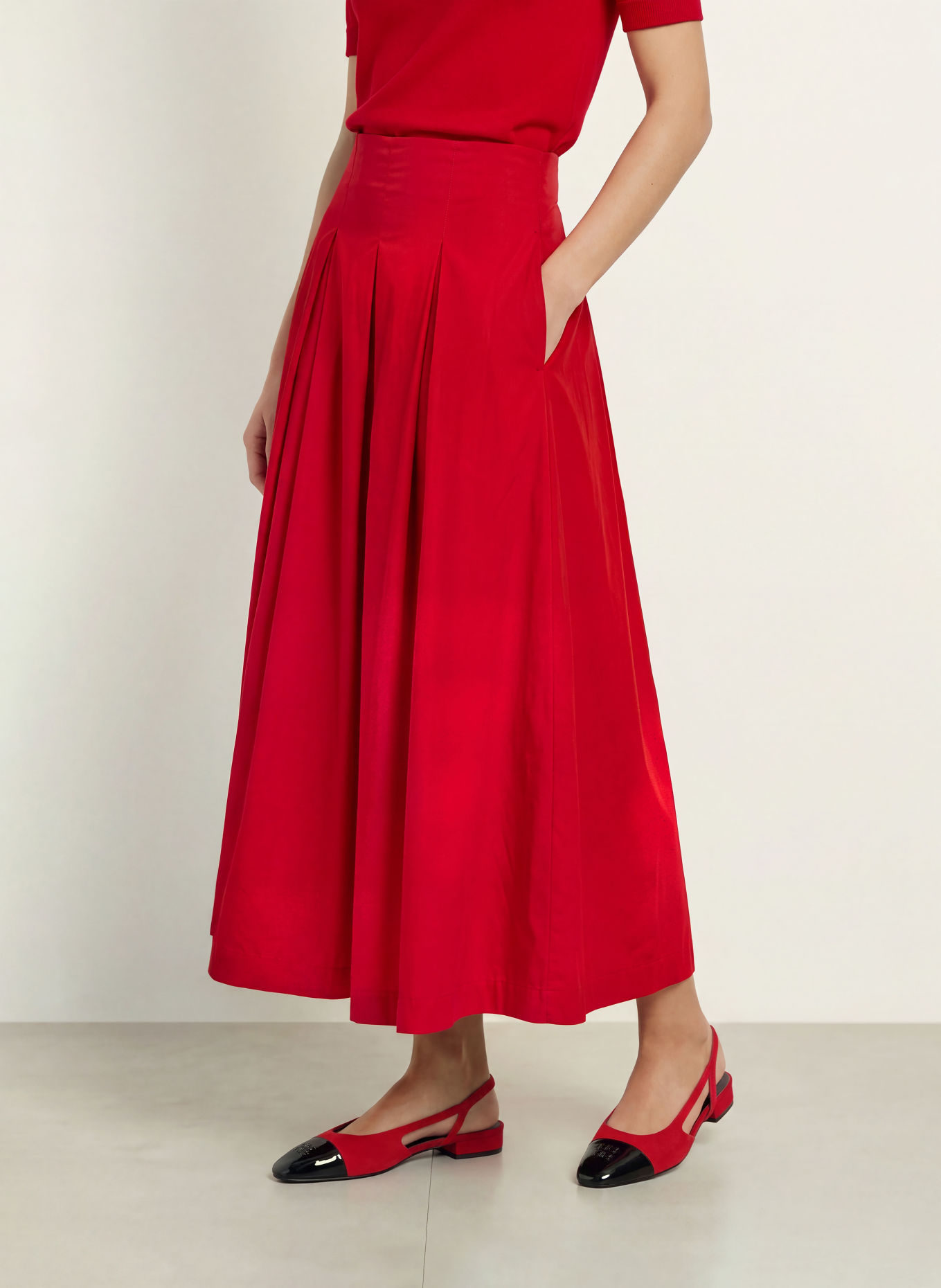RIANI Plooirok: ROOD