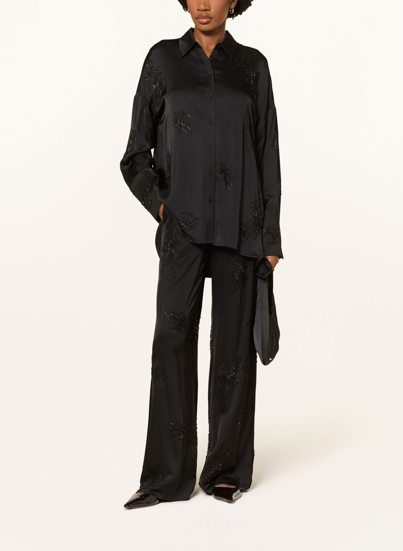 RIANI Marlenehose aus Satin mit Schmuckperlen: SCHWARZ