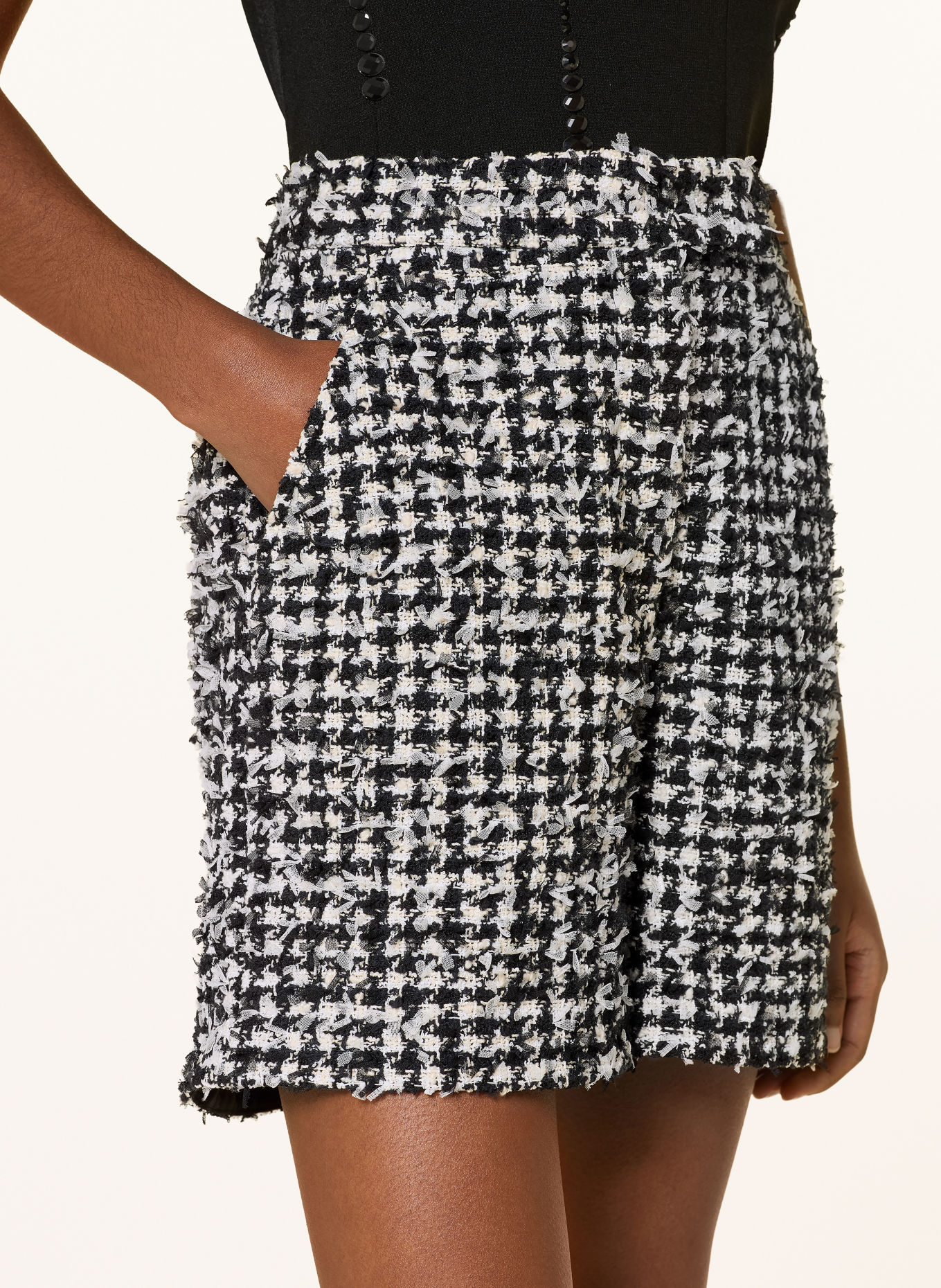 RIANI Bouclé-Shorts: SCHWARZ / WEISS