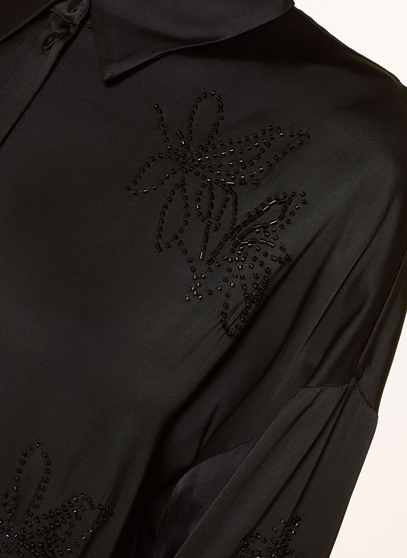 RIANI Hemdbluse aus Satin mit Schmuckperlen: SCHWARZ
