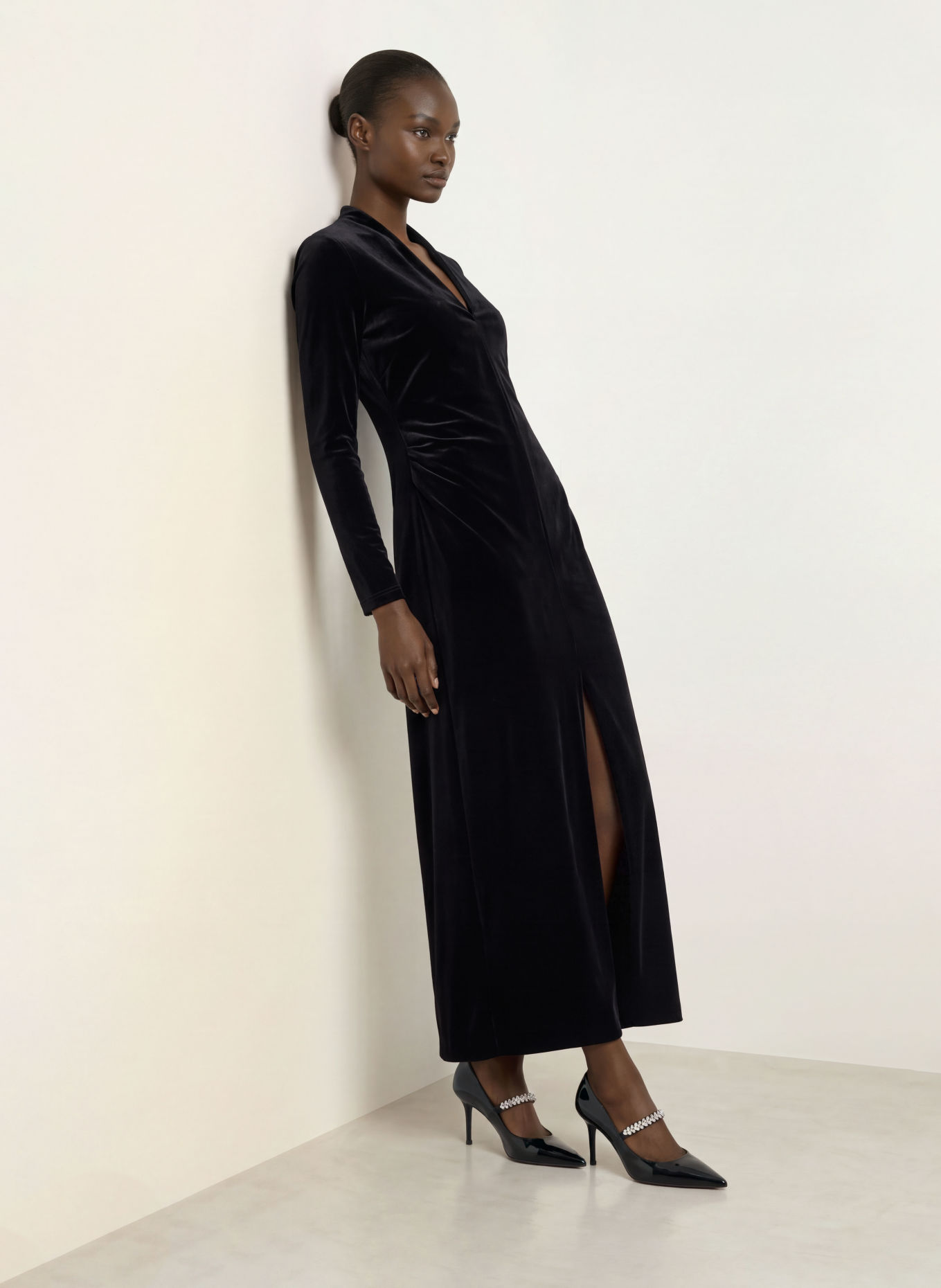 RIANI Abendkleid aus Samt: SCHWARZ