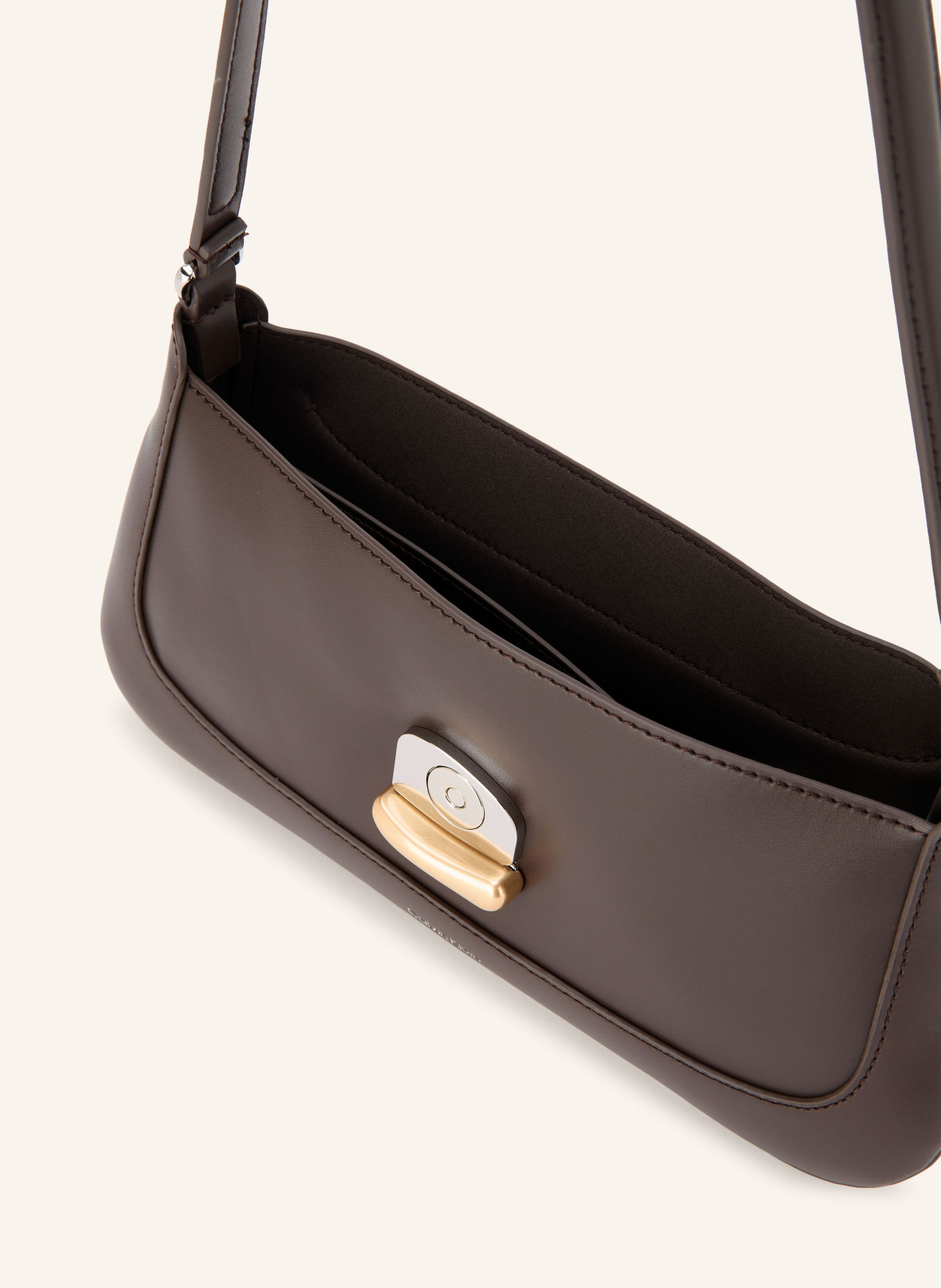 Calvin Klein Schultertasche: DUNKELBRAUN / SILBER / GOLD