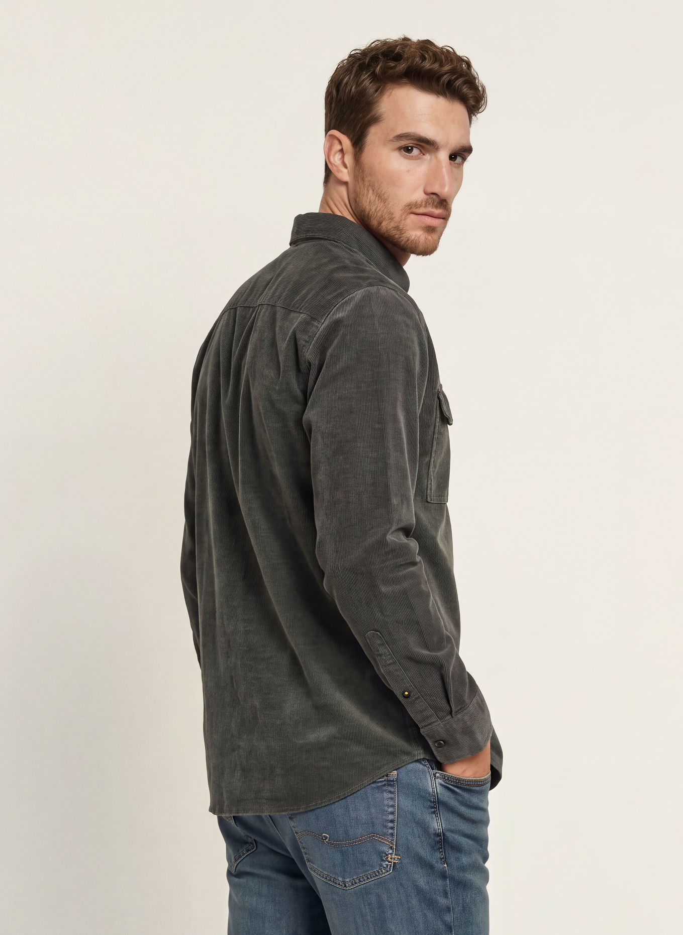 camel active Surchemise en velours: GRIS FONCÉ / NOIR